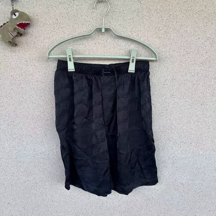 Balenciaga Balenciaga New Pleated Logo Print Shorts Size US 30 / EU 46 - 1 Thumbnail
