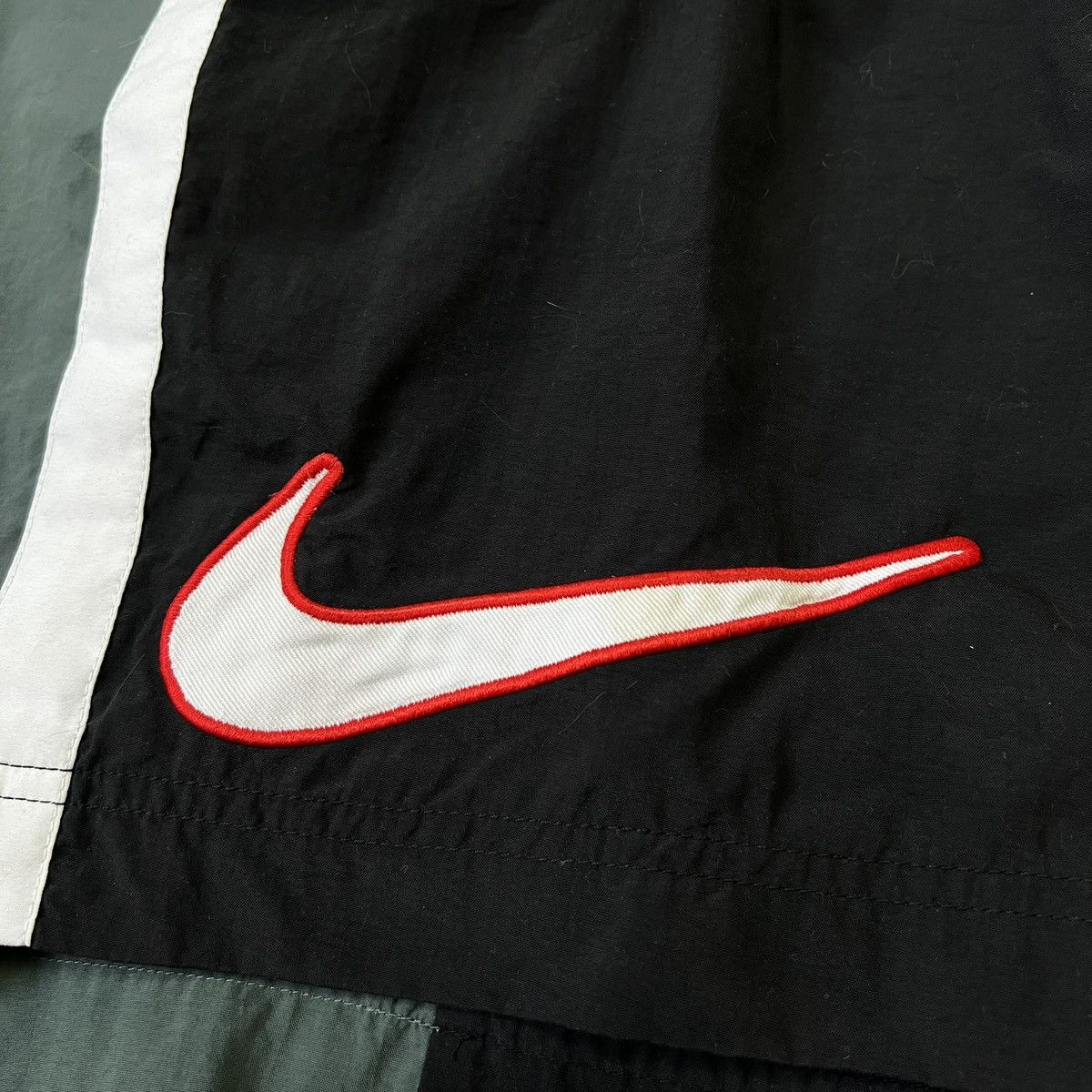 Nike Vintage Nike Shorts big logo y2k size XL swoosh Size US 36 / EU 52 - 3 Thumbnail