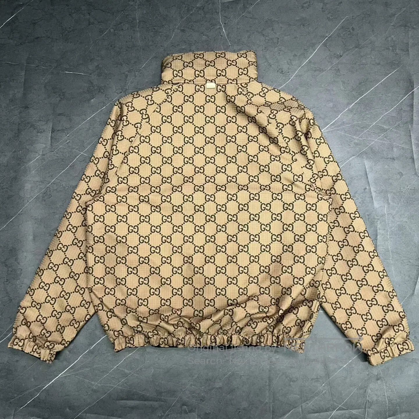 Gucci gucci double g logo reversible quilted jacket. Size US L / EU 52-54 / 3 - 2 Thumbnail