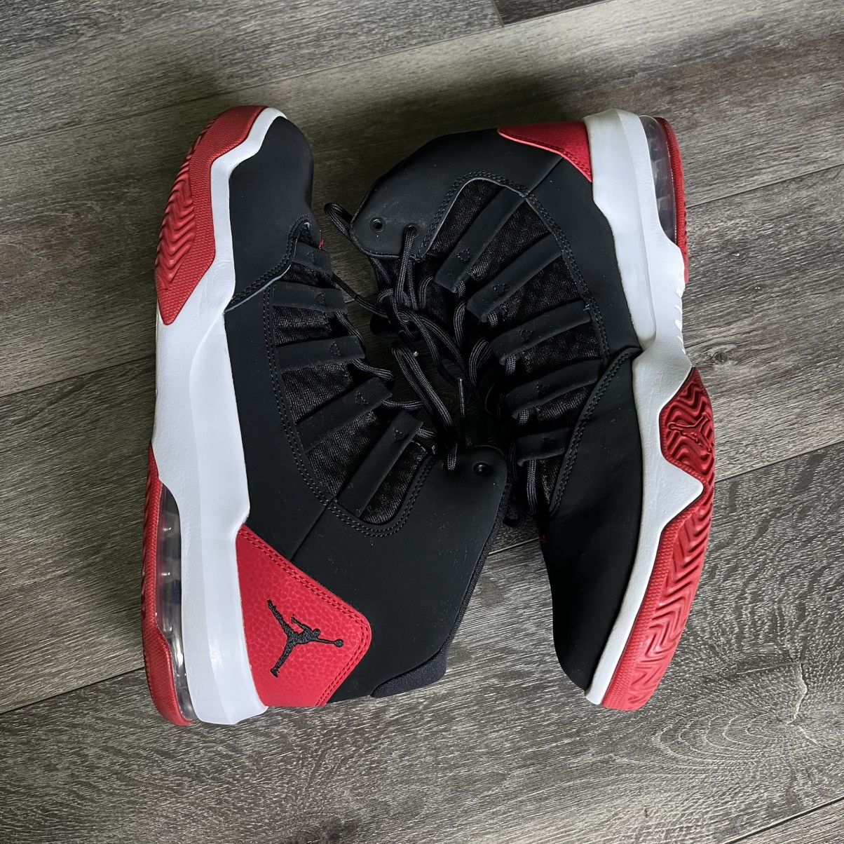Jordan Brand Jordan Max Aura Black Red Suede Basketball Shoes Size 11.5 Size US 11.5 / EU 44-45 - 4 Thumbnail