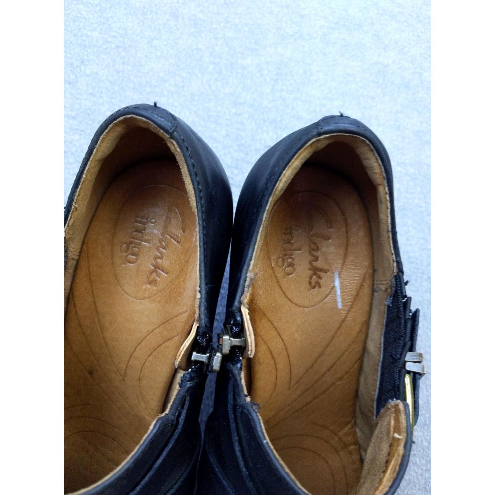 Clarks Clarks Indigo Womens 8.5 Black Leather Ankle Boots Heeled Buckle Zip Booties Size US 9 / IT 39 - 3 Thumbnail