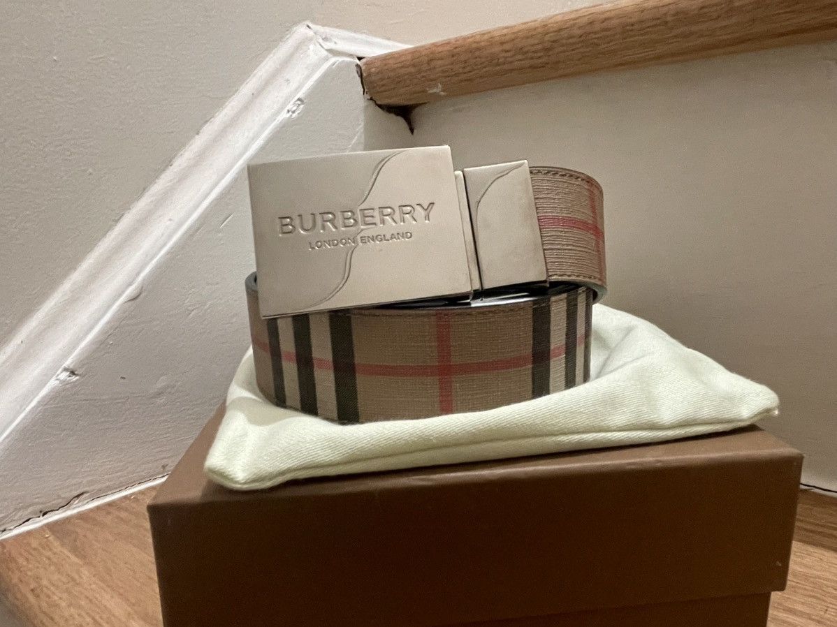 Burberry Reversible Plaque Buckle Vintage Check E-canvas Belt Size 32 - 1 Thumbnail