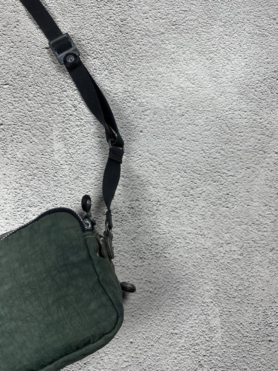 Japanese Brand Vintage Japan Messenger Sling Bag Distressed Y2K Faded Size ONE SIZE - 5 Thumbnail