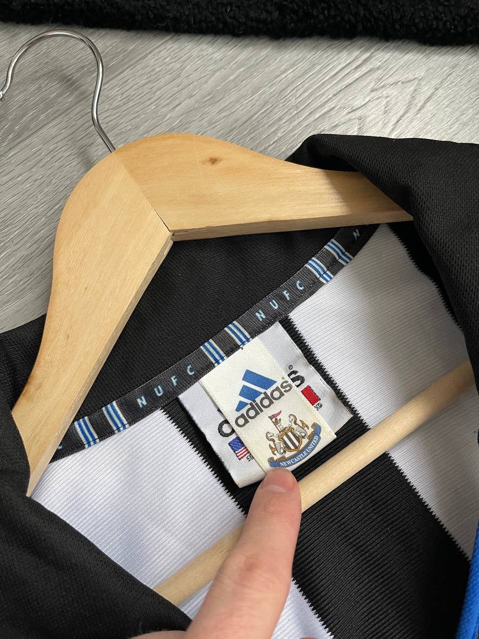 Adidas × Vintage NEWCASTLE UNITED 1999/2000 HOME SHIRT SOCCER JERSEY ADIDAS Size US XL / EU 56 / 4 - 4 Thumbnail