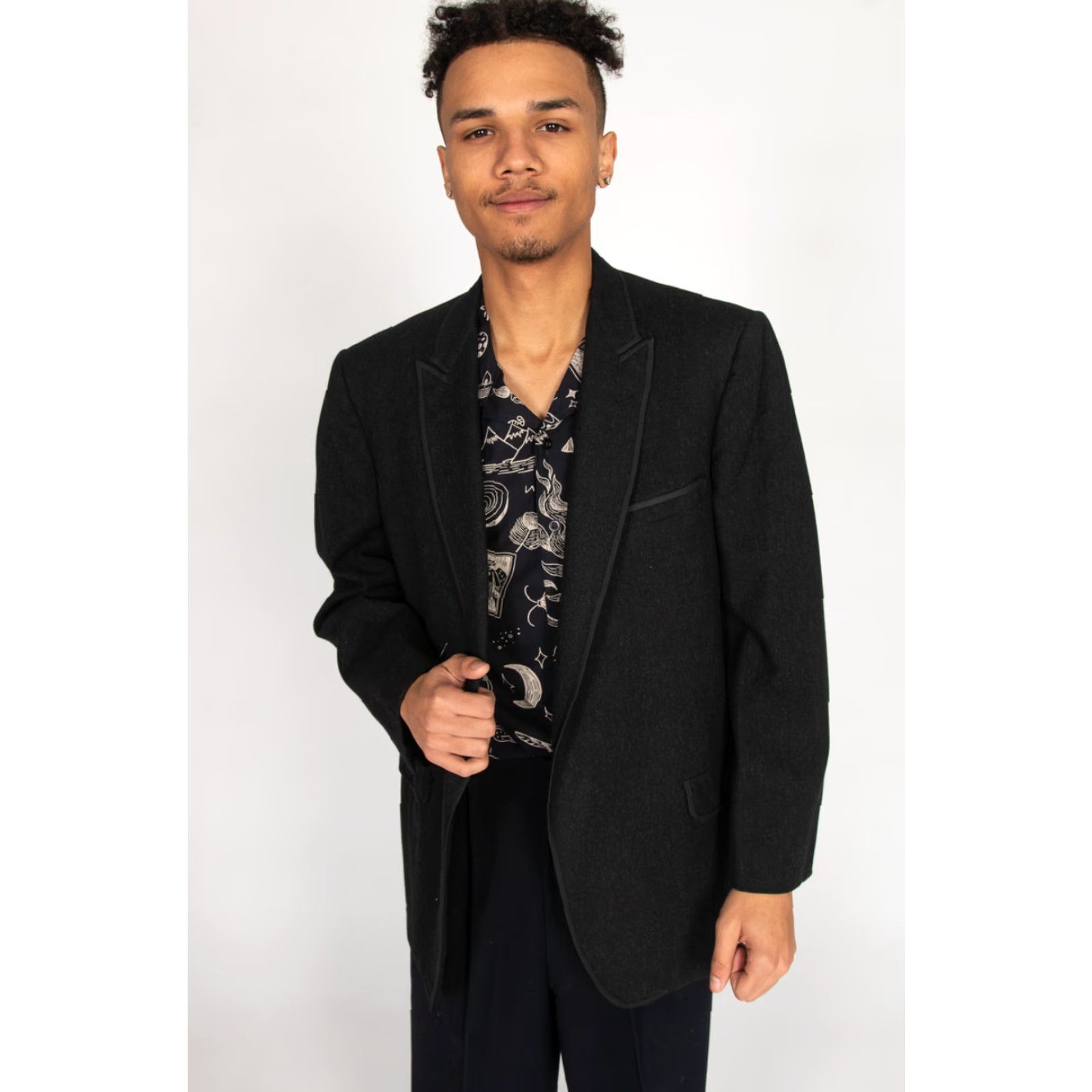 Vintage VINTAGE Rudofker Black Tuxedo Jacket Large Formal Blazer 154 Classic Complex Ragstock Mens Adult Large Black Blazer Size 42R - 2 Thumbnail