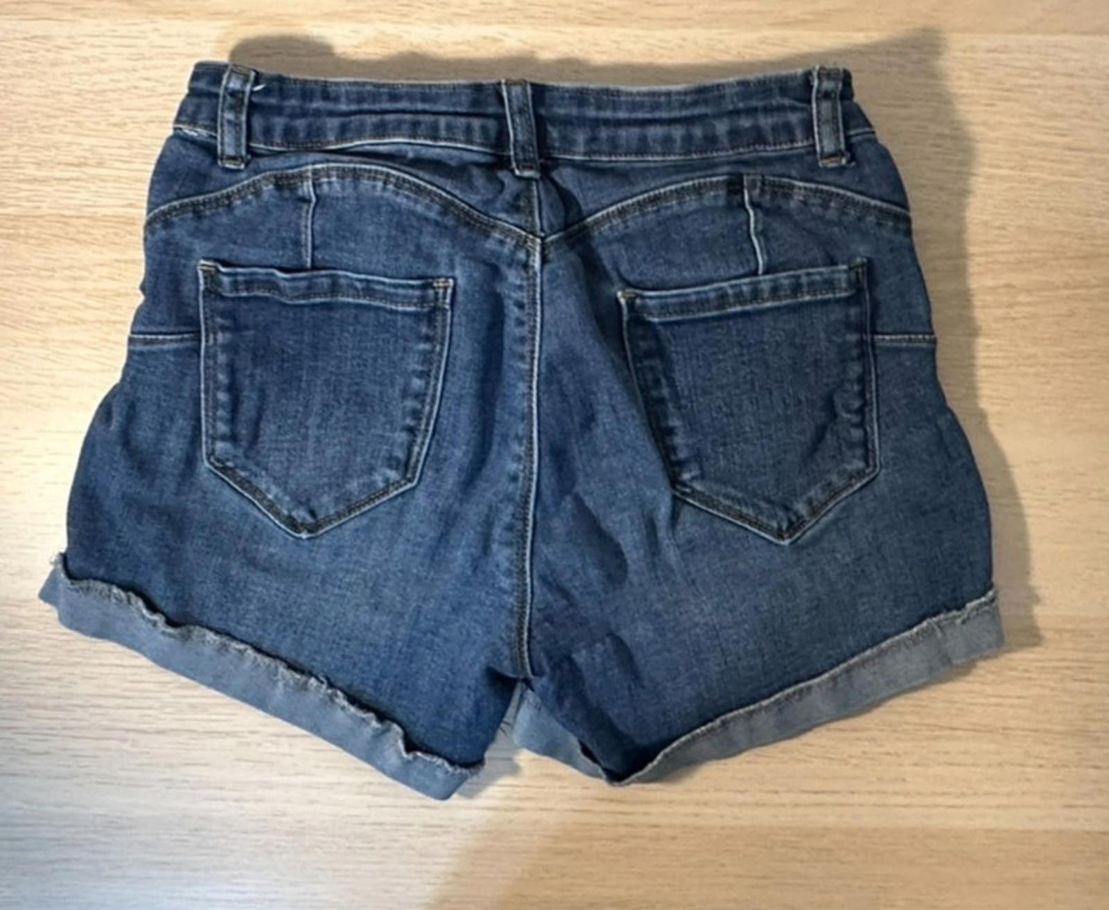 Designer HOCAIES Juniors Denim Shorts – Mid-Rise, Folded Hem, Size 27" / US 4 / IT 40 - 6 Thumbnail