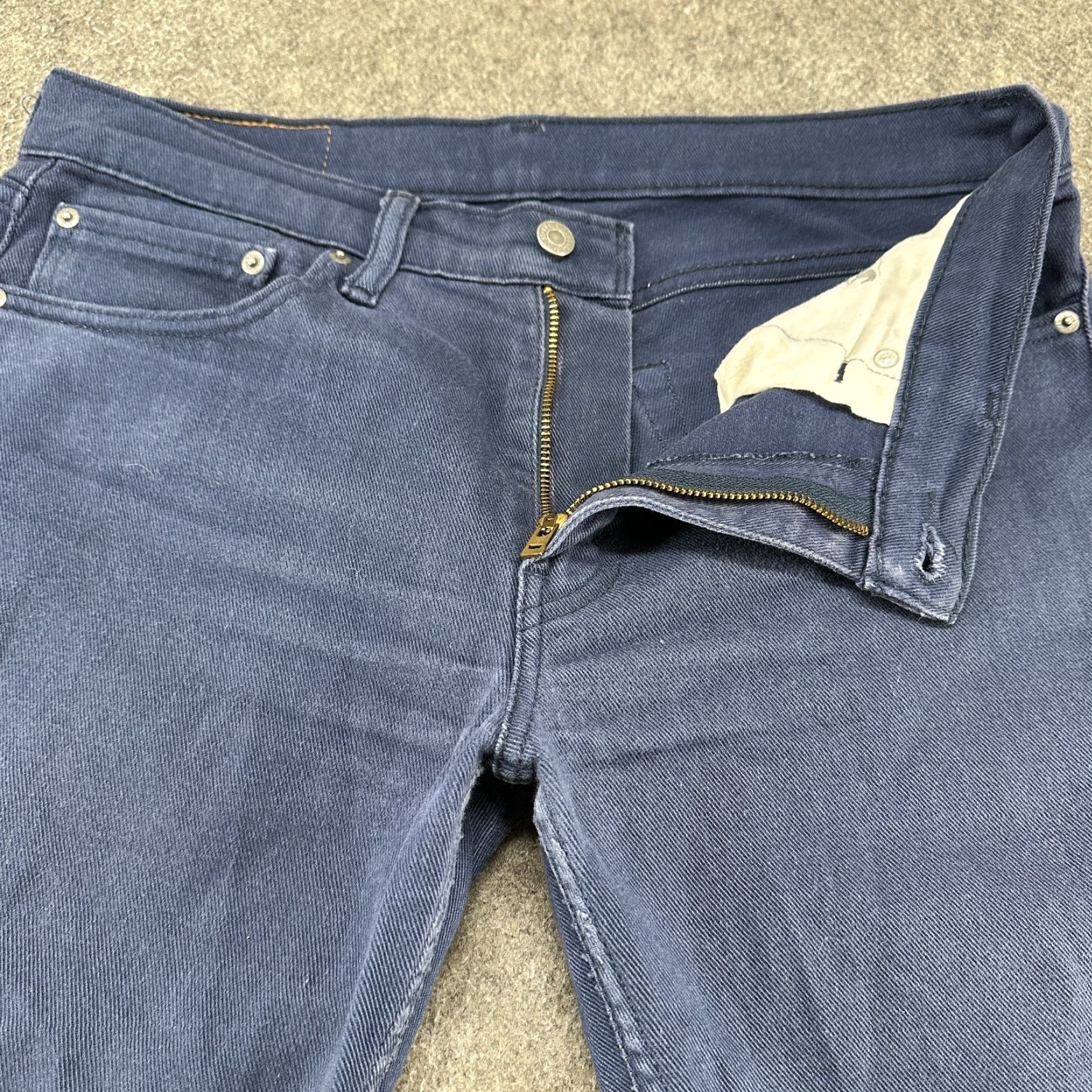 Levi's Levis 511 Jeans Mens 32x32 Blue Slim Fit Skinny Dark Wash Cotton Stretch Denim Jeans Regular 5-Pocket Logo Zipper Size US 32 / EU 48 - 2 Thumbnail