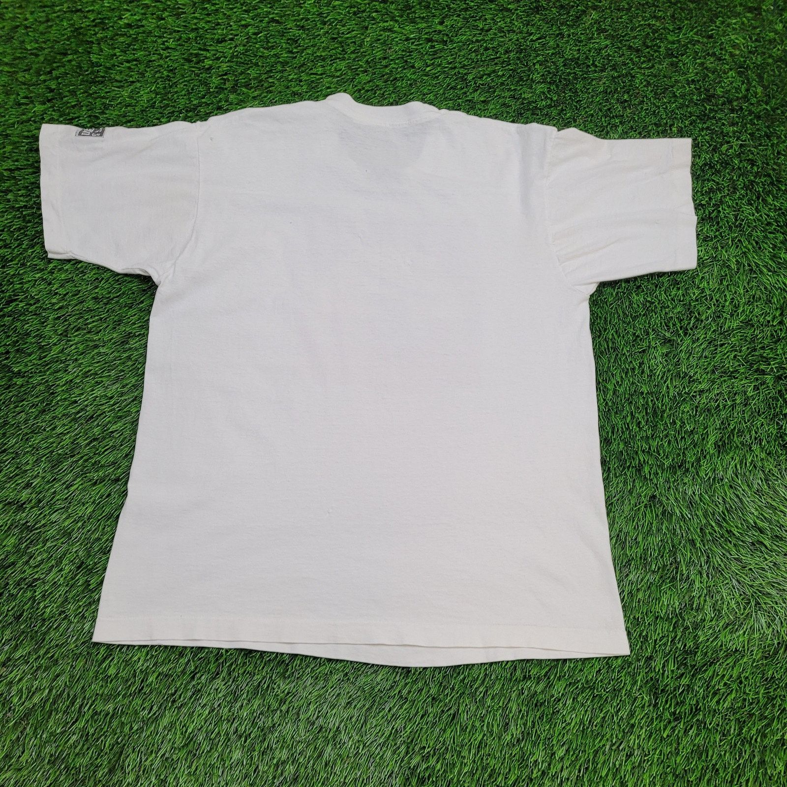 Vintage Vintage 1988 Vietnam Miss Saigon Shirt M/L 21x27 USA Size US L / EU 52-54 / 3 - 2 Thumbnail