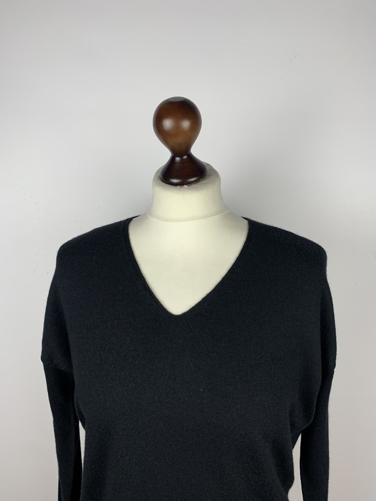 Escada Sport Escada Sport Womens Wool Sweater Jumper Size S Black V-Neck Size S / US 4 / IT 40 - 2 Thumbnail