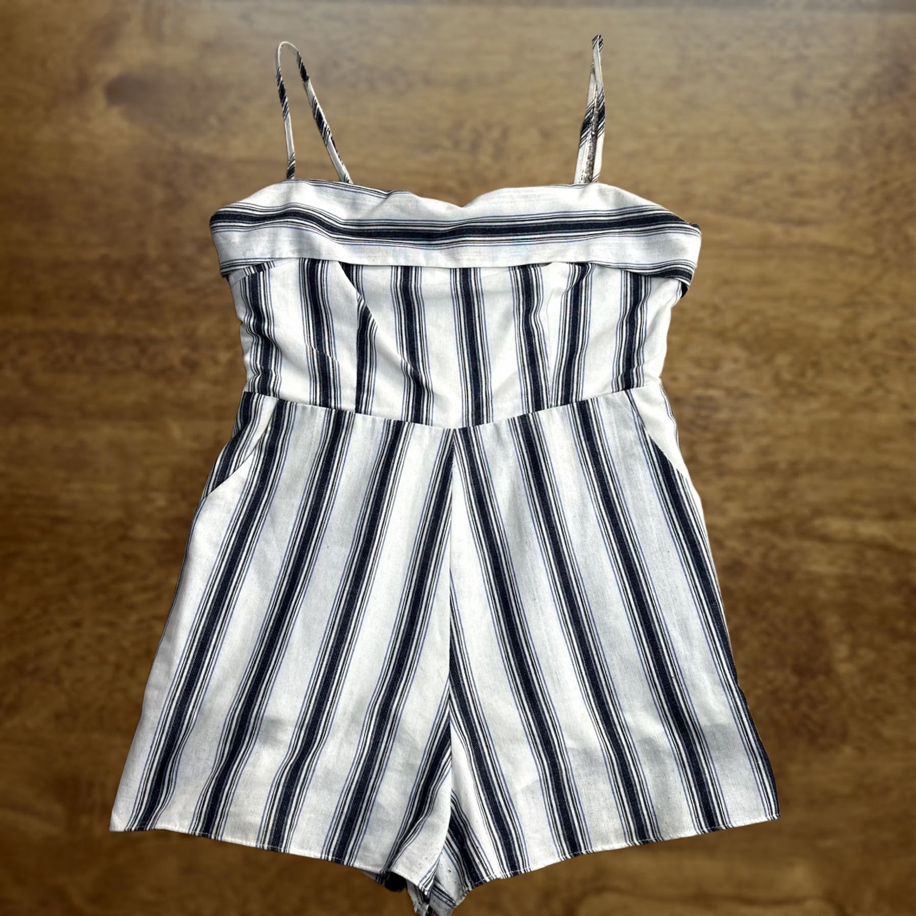 Vintage Altar'd State Romper Womens Large White Striped Pockets Zip Summer Casual Sleeveless Square Neck Adjustable Straps Size 36" / US 14 / IT 50 - 1 Thumbnail