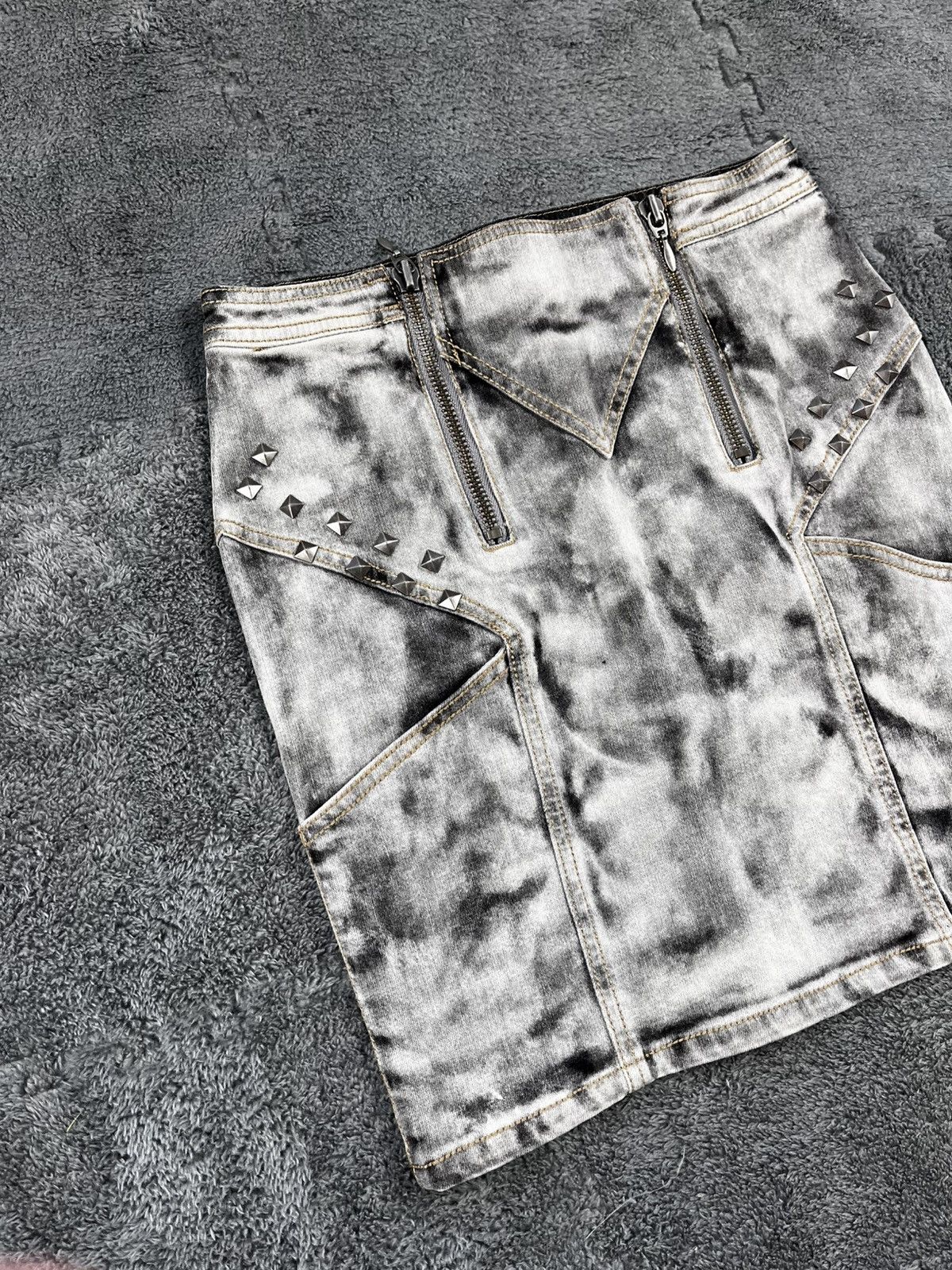 Japanese Brand Vintage Y2K washed tie dye avant garde mini skirt Size 28" / US 6 / IT 42 - 2 Thumbnail