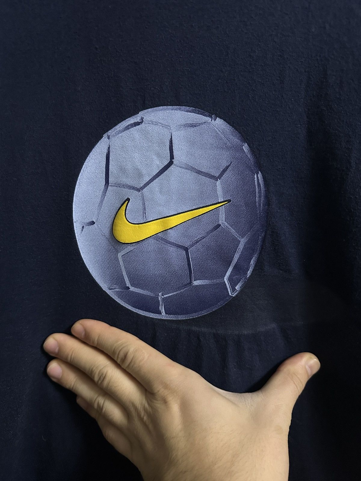 Nike Rare Vintage T-Shirt Nike Soccer Ball Centr Swoosh Football Size US M / EU 48-50 / 2 - 2 Thumbnail