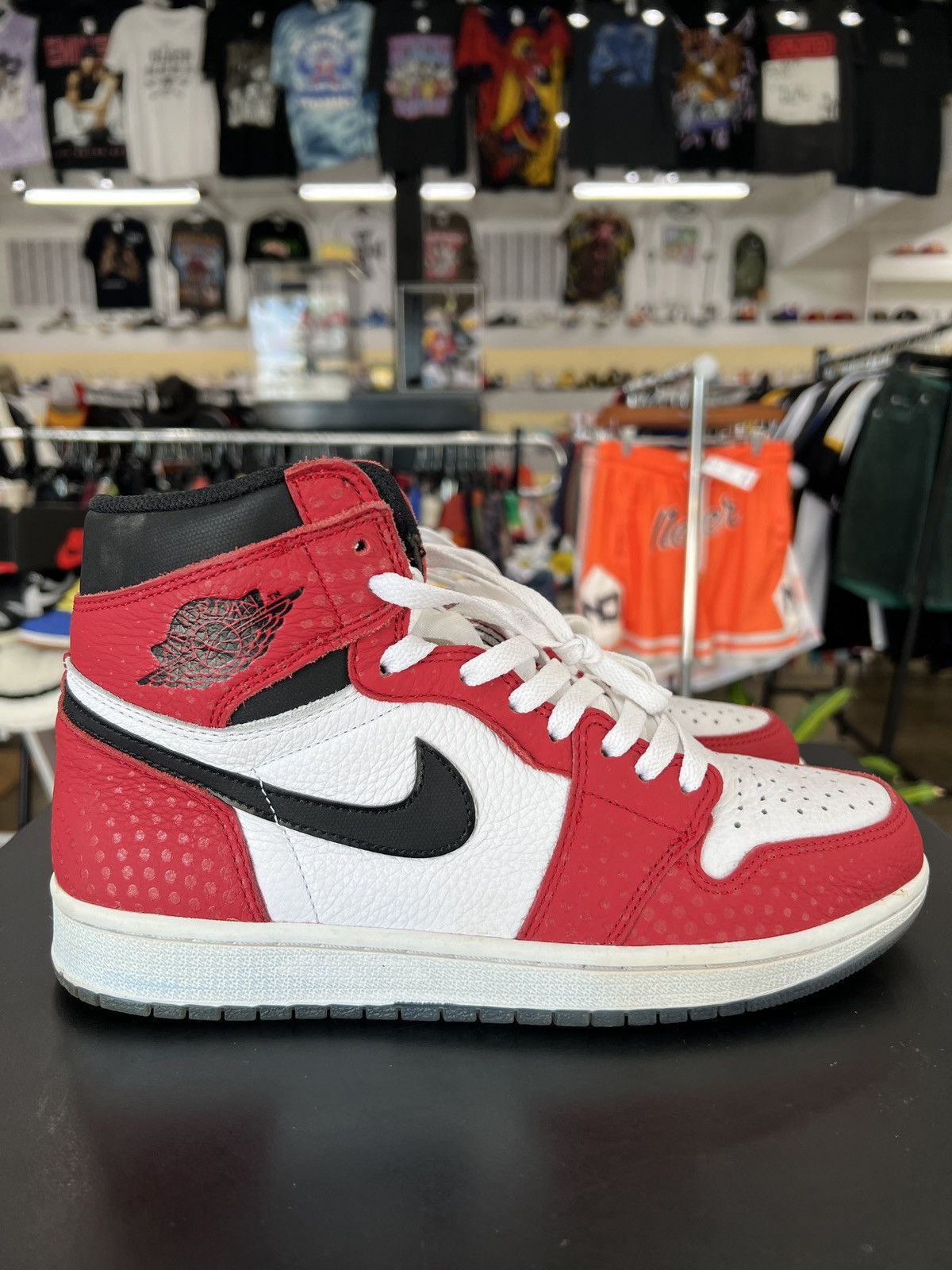 Jordan Brand × Nike Air Jordan 1 Retro High Spider-Man Origin Story Sz. 9 (2018) Size US 9 / EU 42 - 6 Thumbnail