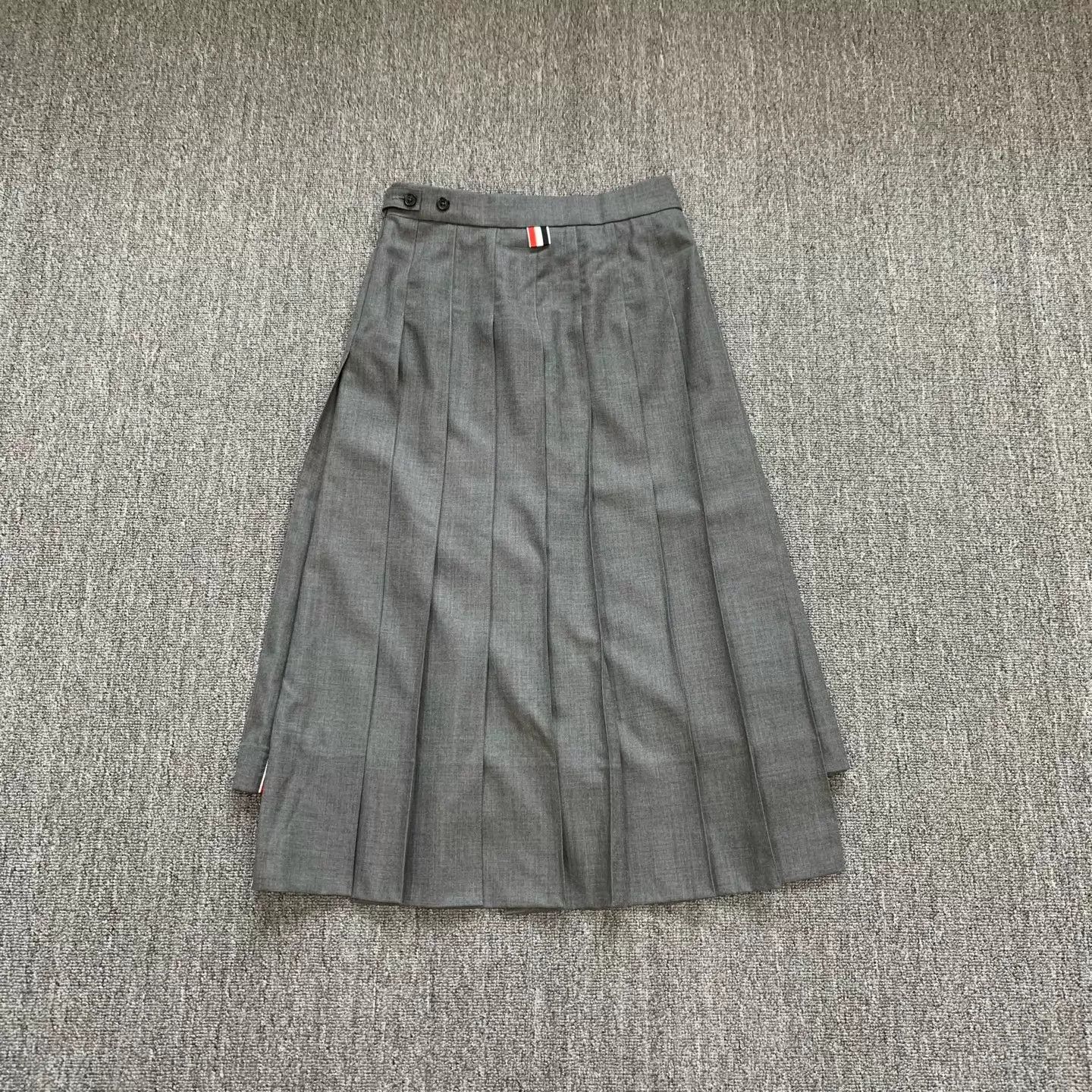 Thom Browne Thom Browne Gray Pleated Long Skirt 38 98 New Size 26" / US 2 / IT 38 - 2 Thumbnail