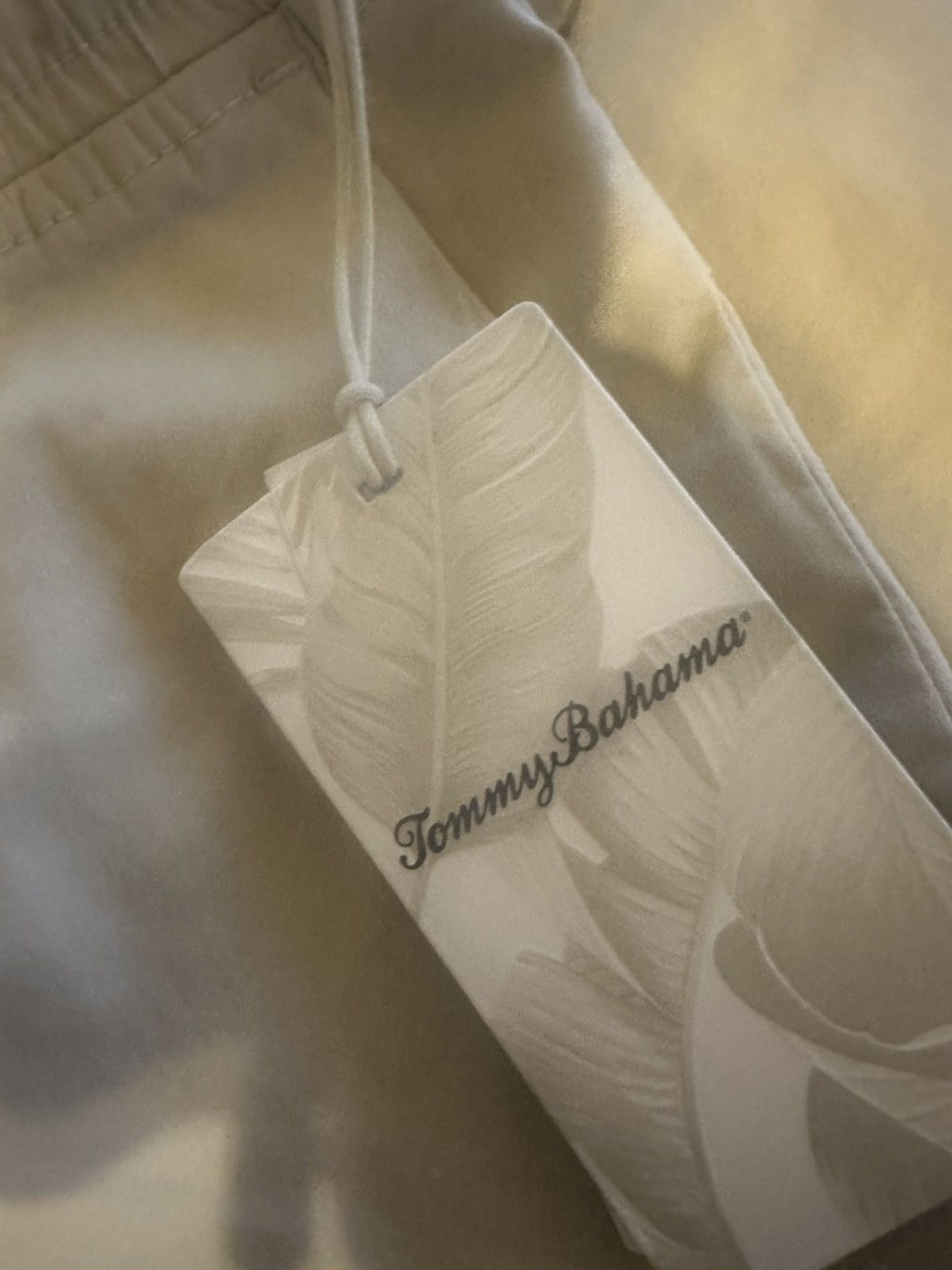 Tommy Bahama New Tommy Bahama Shorts Mens 2XL Khaki Oceanside Poplin 8” Size US 40 / EU 56 - 8 Thumbnail