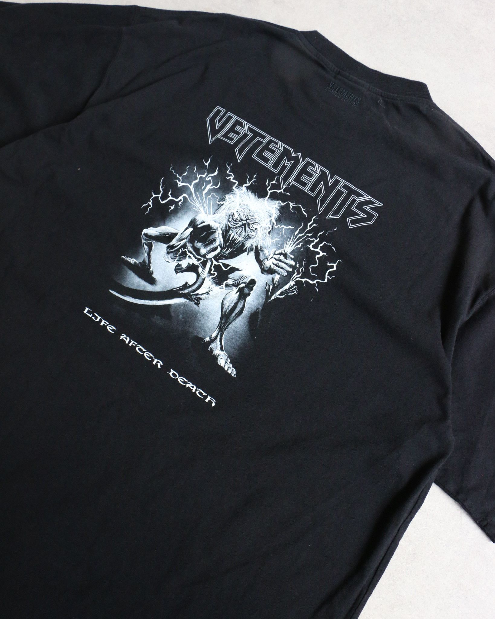 Vetements Vetements Life After Death Tee Black Size US M / EU 48-50 / 2 - 7 Thumbnail