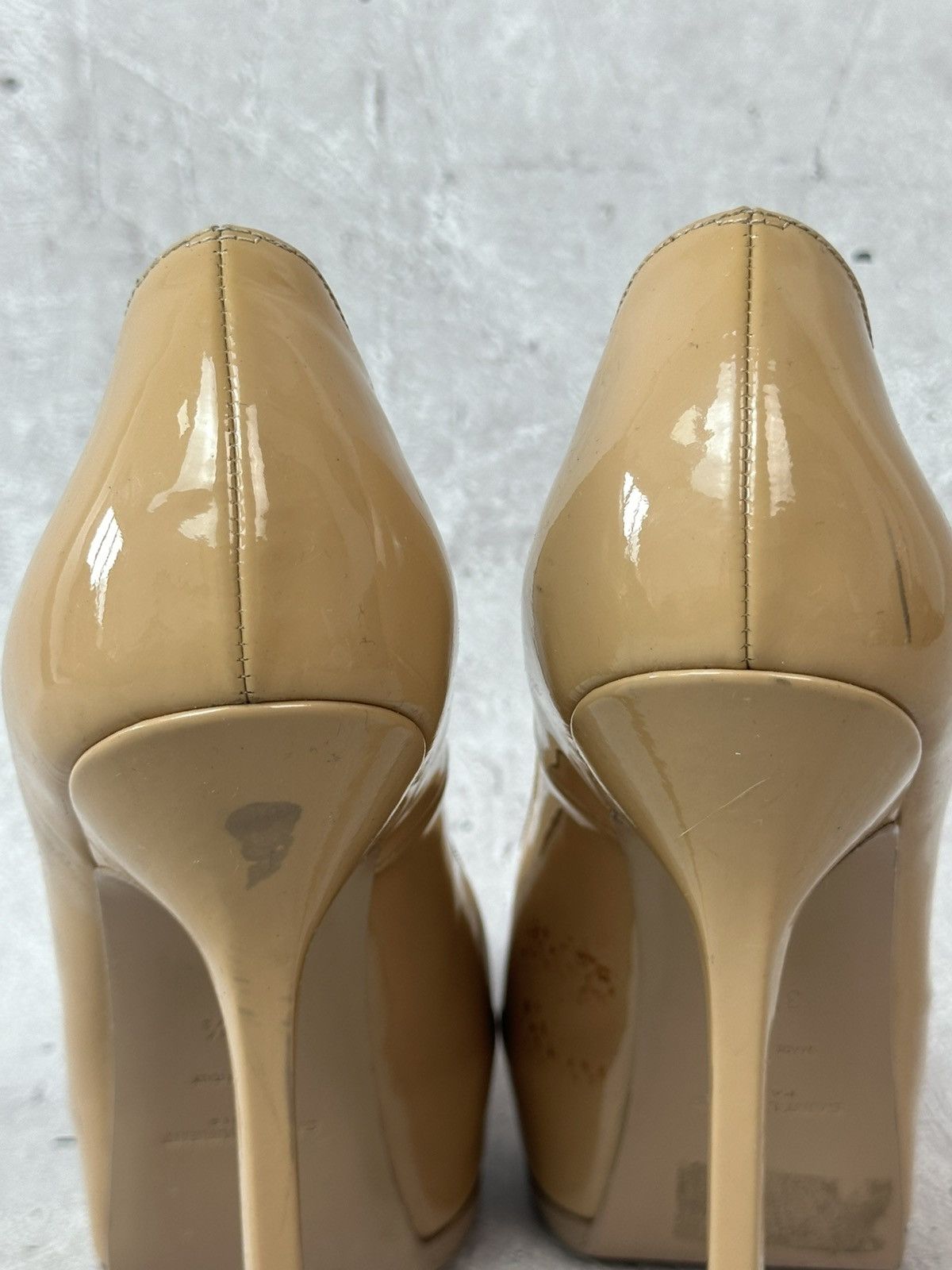 Saint Laurent Paris Saint Laurent Beige Patent Leather Made in Italy Heels Size US 7.5 / IT 37.5 - 19 Thumbnail