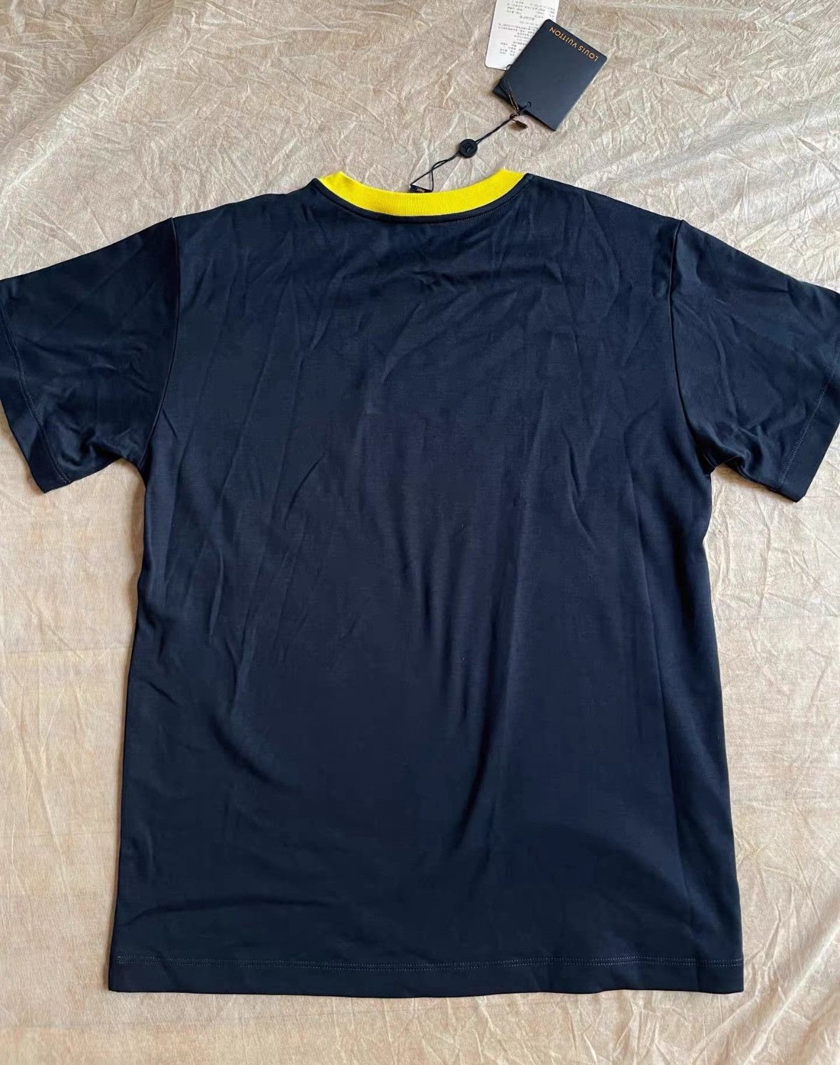 Louis Vuitton Louis Vuitton LV tee Size US XS / EU 42 / 0 - 2 Thumbnail