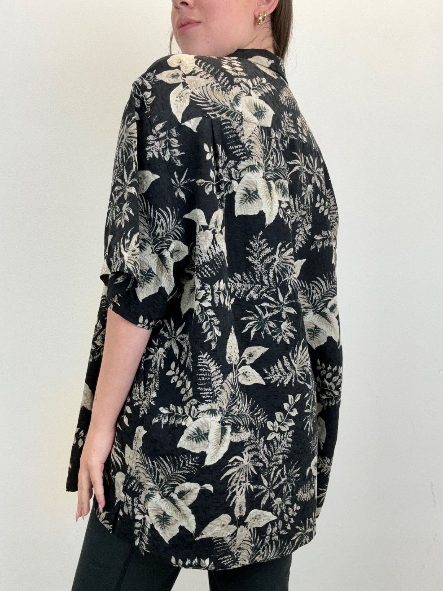 Other L Leafs Pattern Hawaiian Black Button Up Size US L / EU 52-54 / 3 - 3 Thumbnail