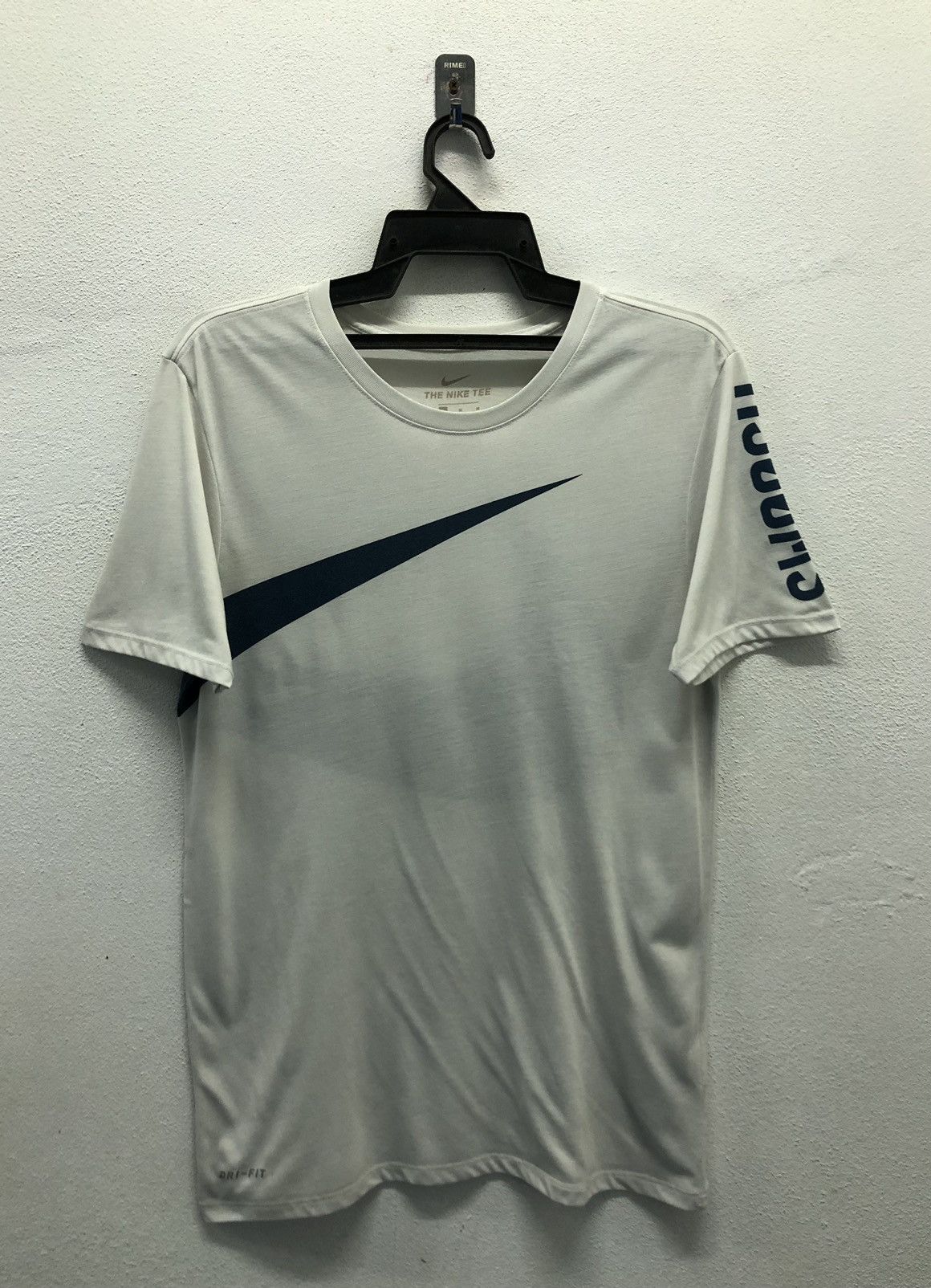 Nike Vintage The Nike Tee Nike Dri-Fit HSOOMS T-Shirt Size US M / EU 48-50 / 2 - 1 Thumbnail