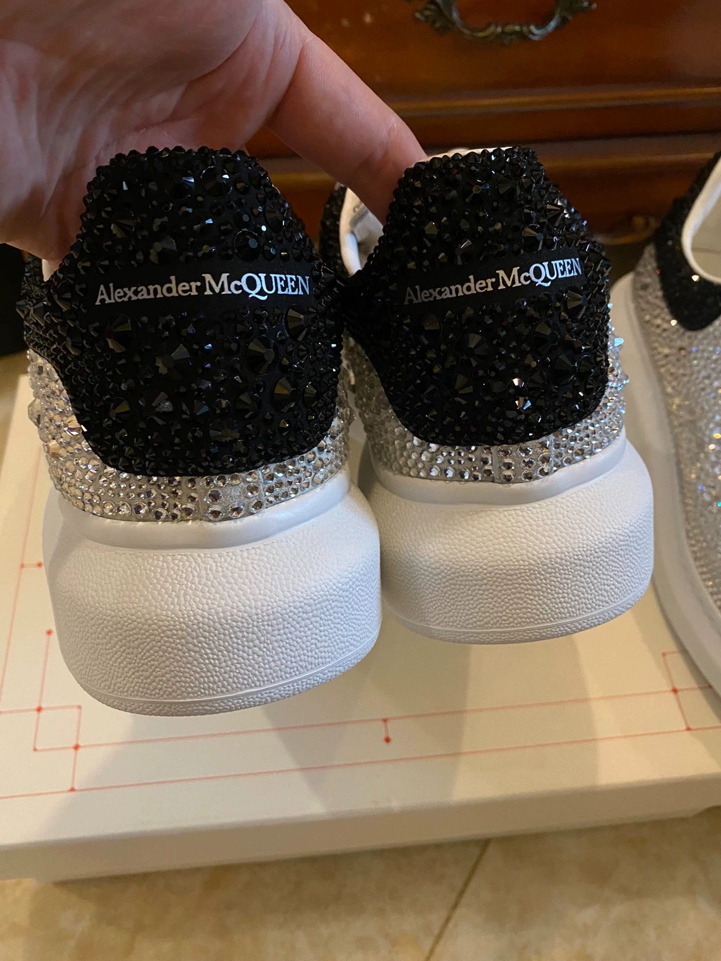 Alexander McQueen Alexander McQueen Crystal Allover Sneaker 41/42 Size US 8 / EU 41 - 4 Thumbnail