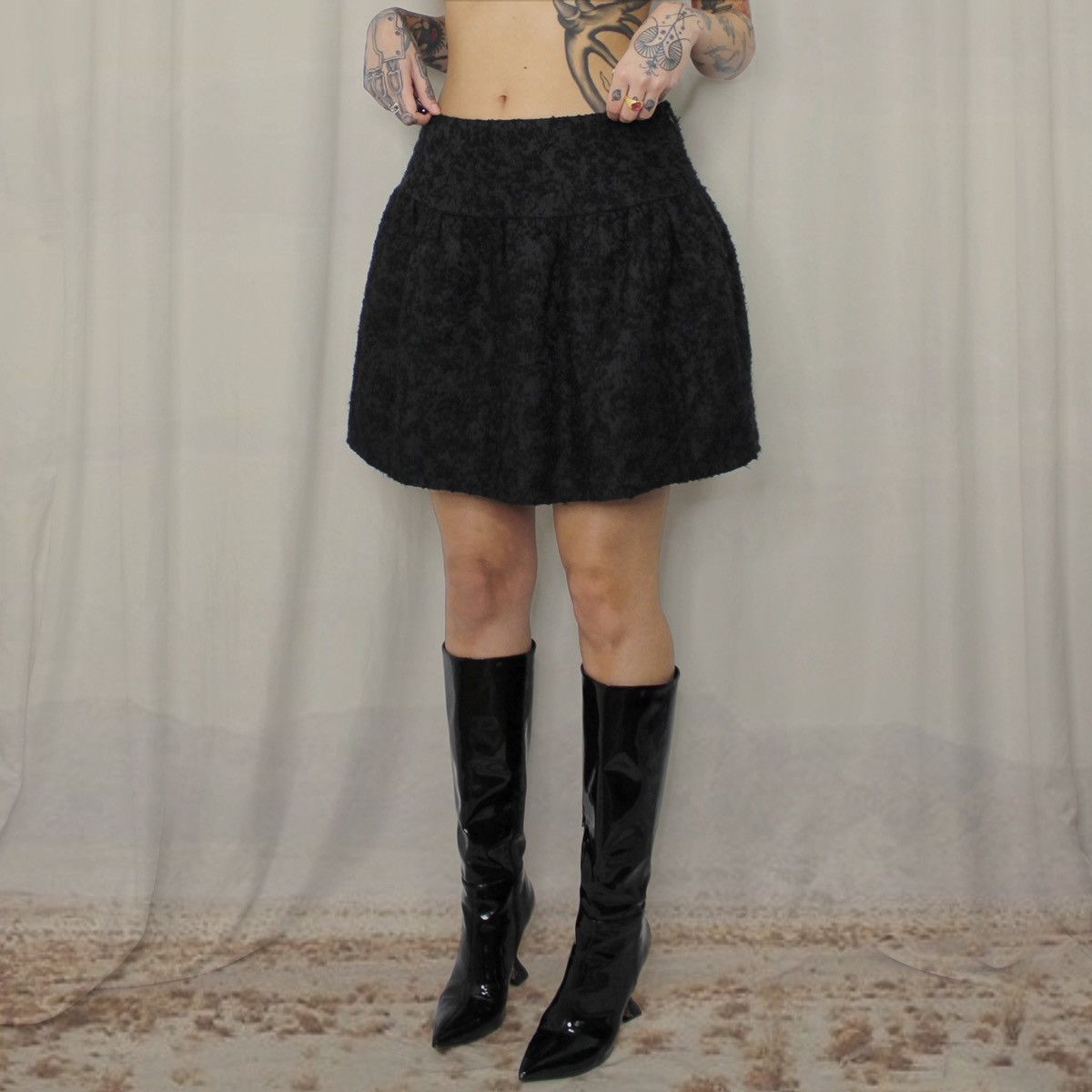 RED Valentino 🎈VALENTINO BLACK SKIRT🎈 Size 30" / US 8 / IT 44 - 2 Thumbnail