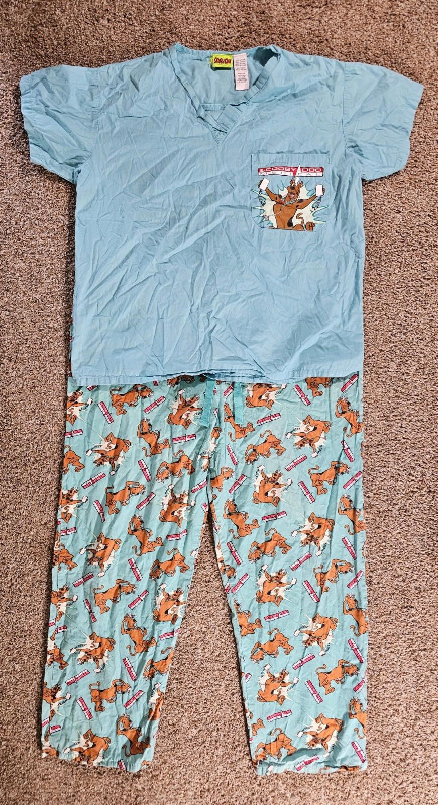 Designer Scooby Doo Medical scrubs Set Medium 2003 "REAR!" Very Rare Size ONE SIZE - 1 Thumbnail