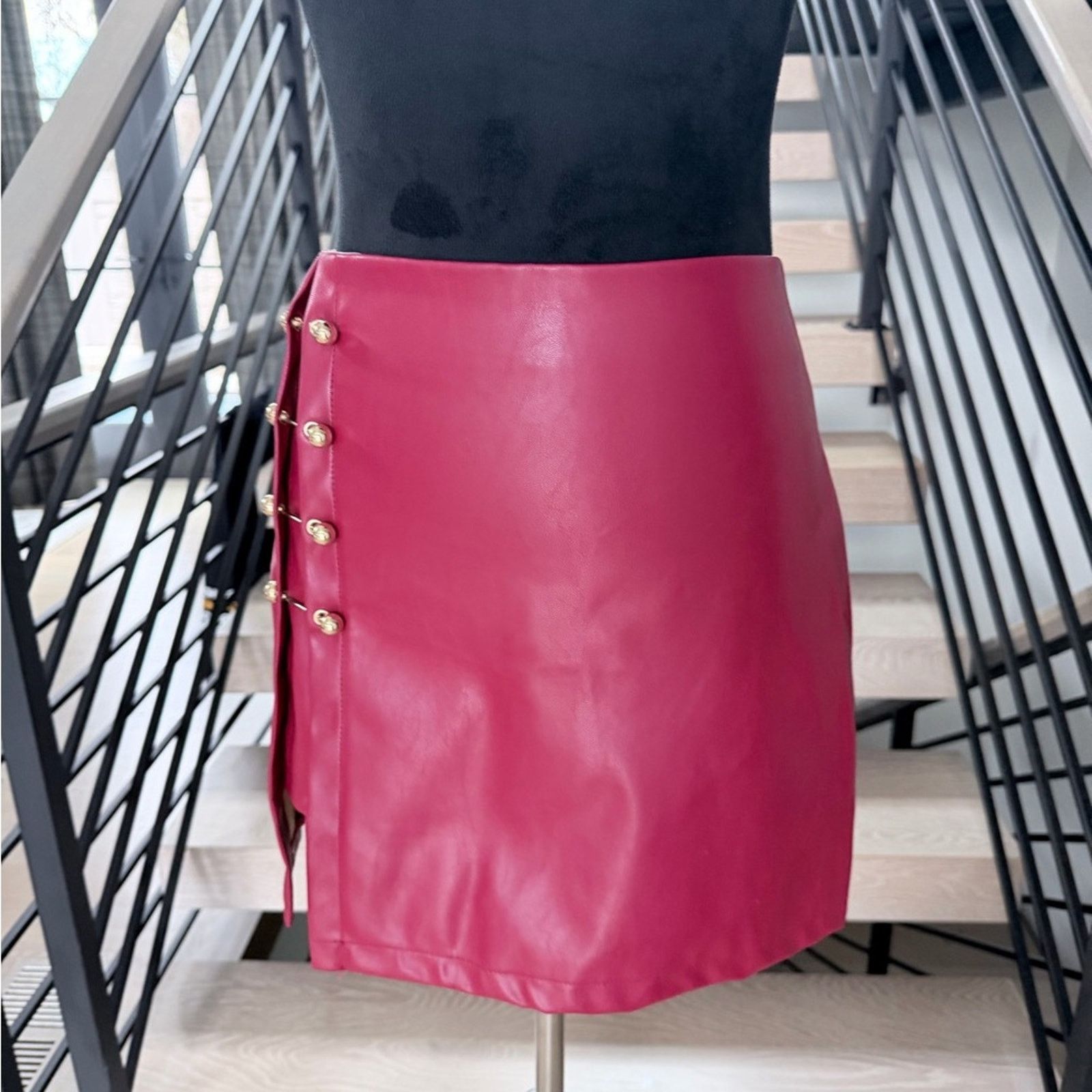 Other New Y2K Elegant Red Women's Faux Leather Skirt size S Size 27" / US 4 / IT 40 - 6 Thumbnail