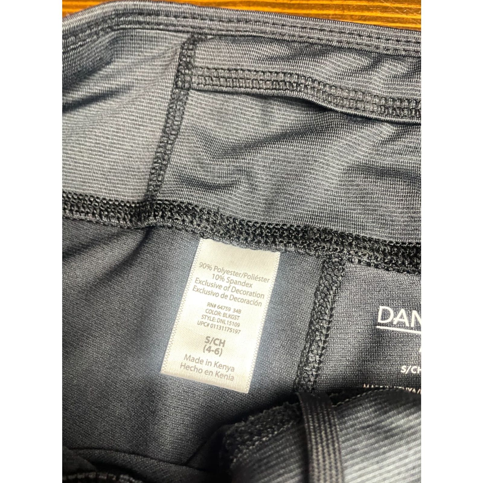 Vintage Danskin Pants Women's Small (4-6) Gray Capri Leggings Activewear Fitted Size 28" / US 6 / IT 42 - 5 Thumbnail