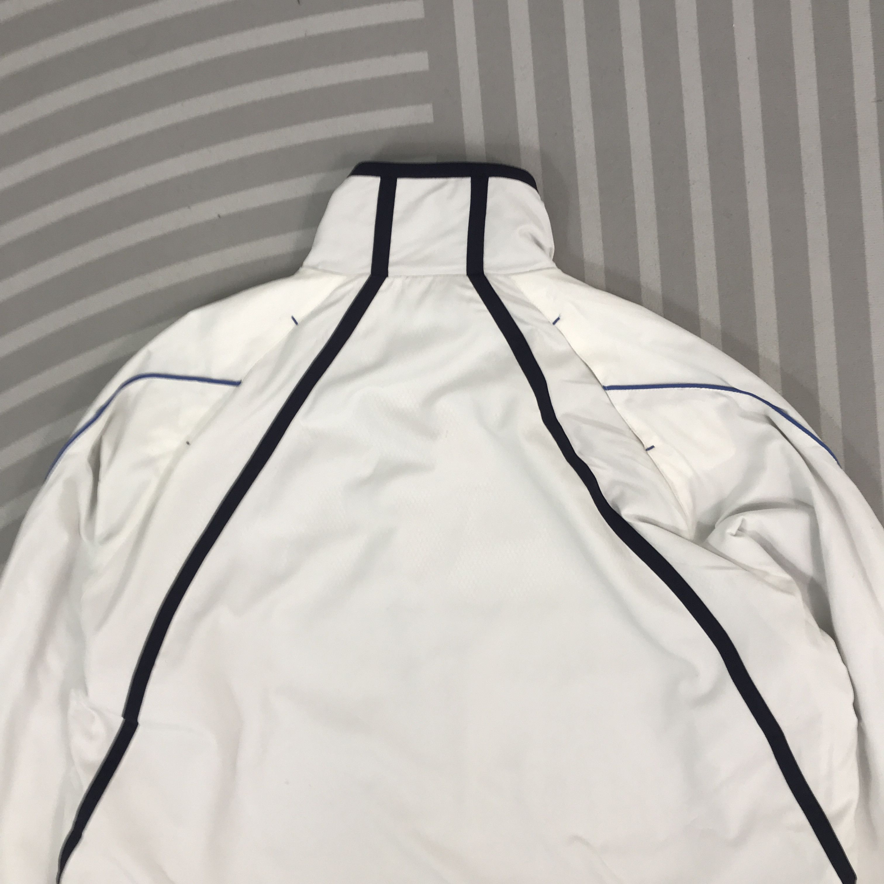 Sergio Tacchini Vintage Sergio Tacchini Light Jacket Size US L / EU 52-54 / 3 - 4 Thumbnail