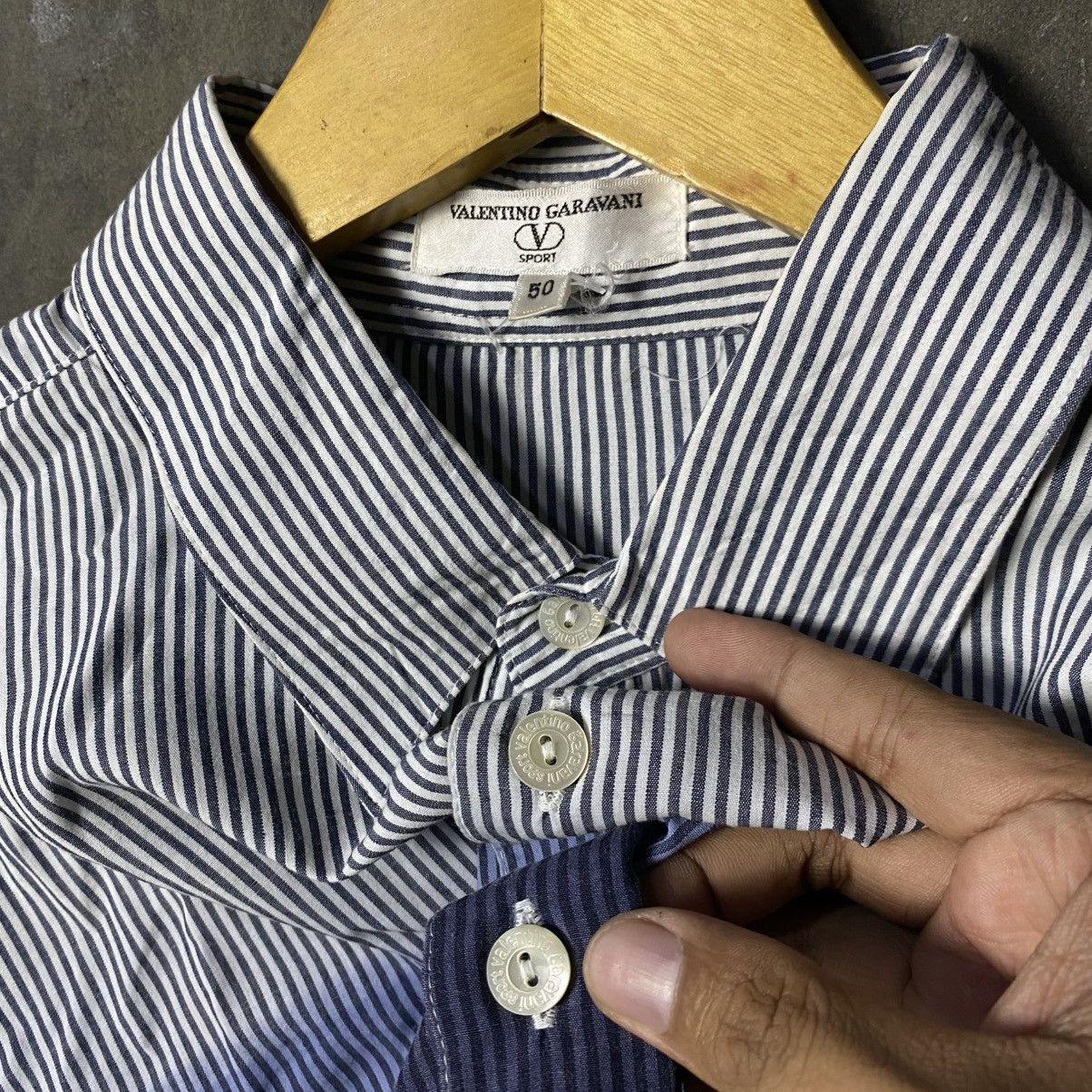 Valentino Vintage valentino garavani sports gradient with ribbon shirt Size US L / EU 52-54 / 3 - 8 Thumbnail