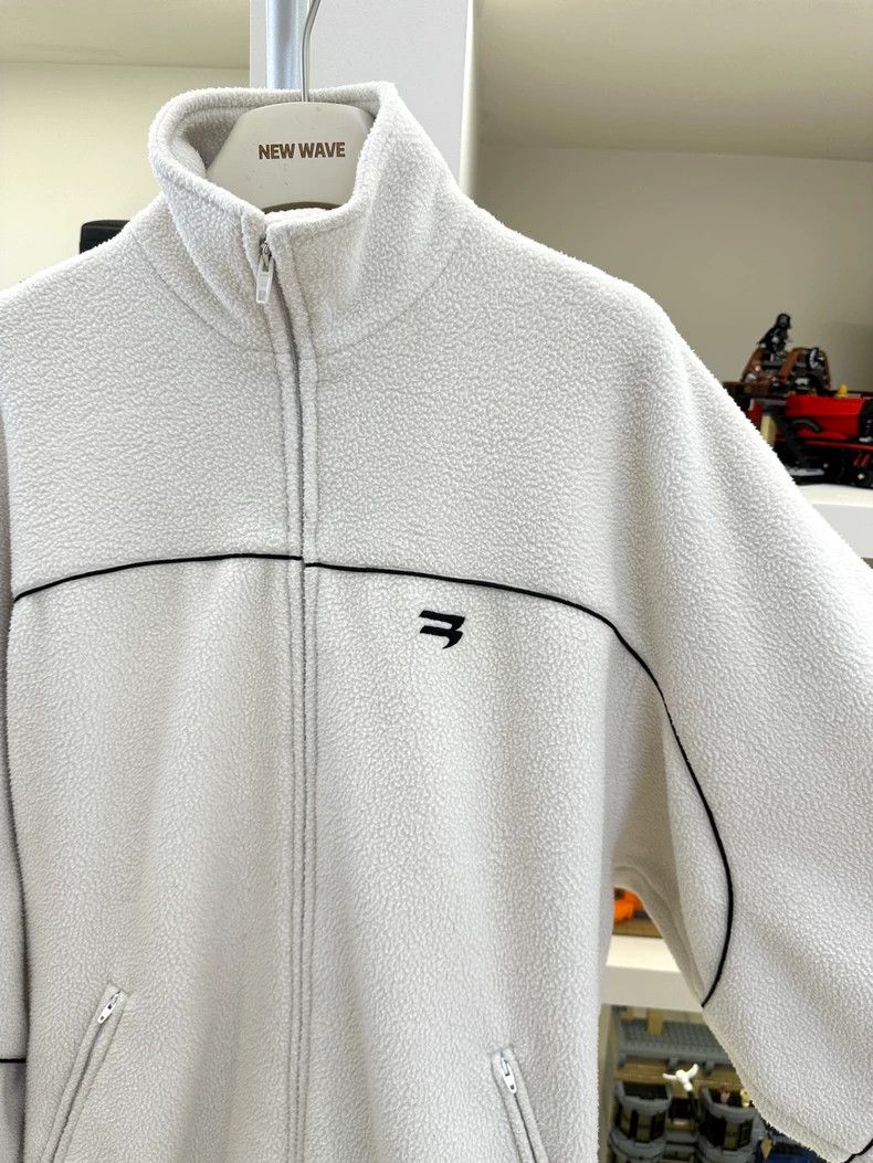 Balenciaga Balenciaga Off-White Polar Fleece Boomerang Jacket 2501-Nex Size US S / EU 44-46 / 1 - 4 Thumbnail