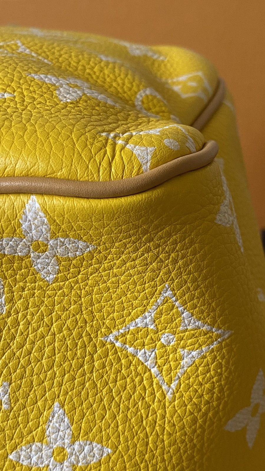 Louis Vuitton Louis Vuitton Yellow Speedy P9 40 Duffel Keepall Bandouliere Size 40 - 11 Thumbnail