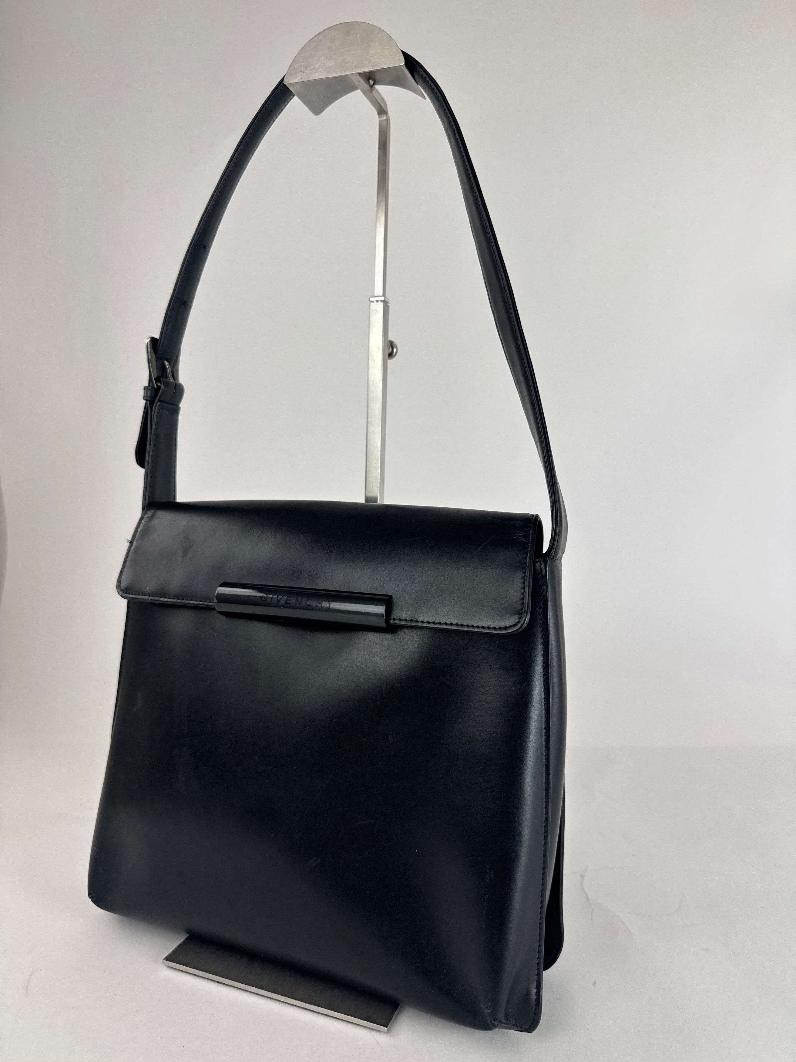 Givenchy Vintage Leather Handbag Black Size ONE SIZE - 1 Thumbnail