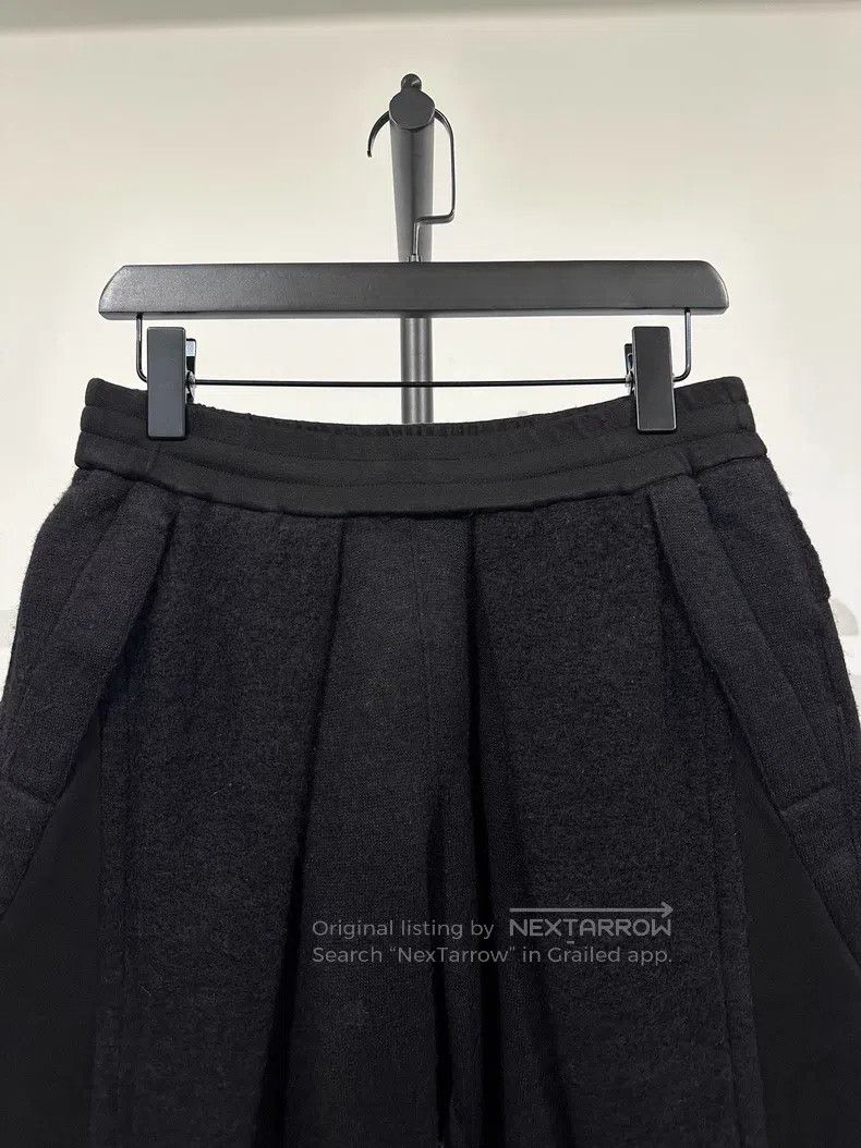 Julius Julius size M Elastic waist shorts, seven-eighths length p Size US 27 - 5 Thumbnail
