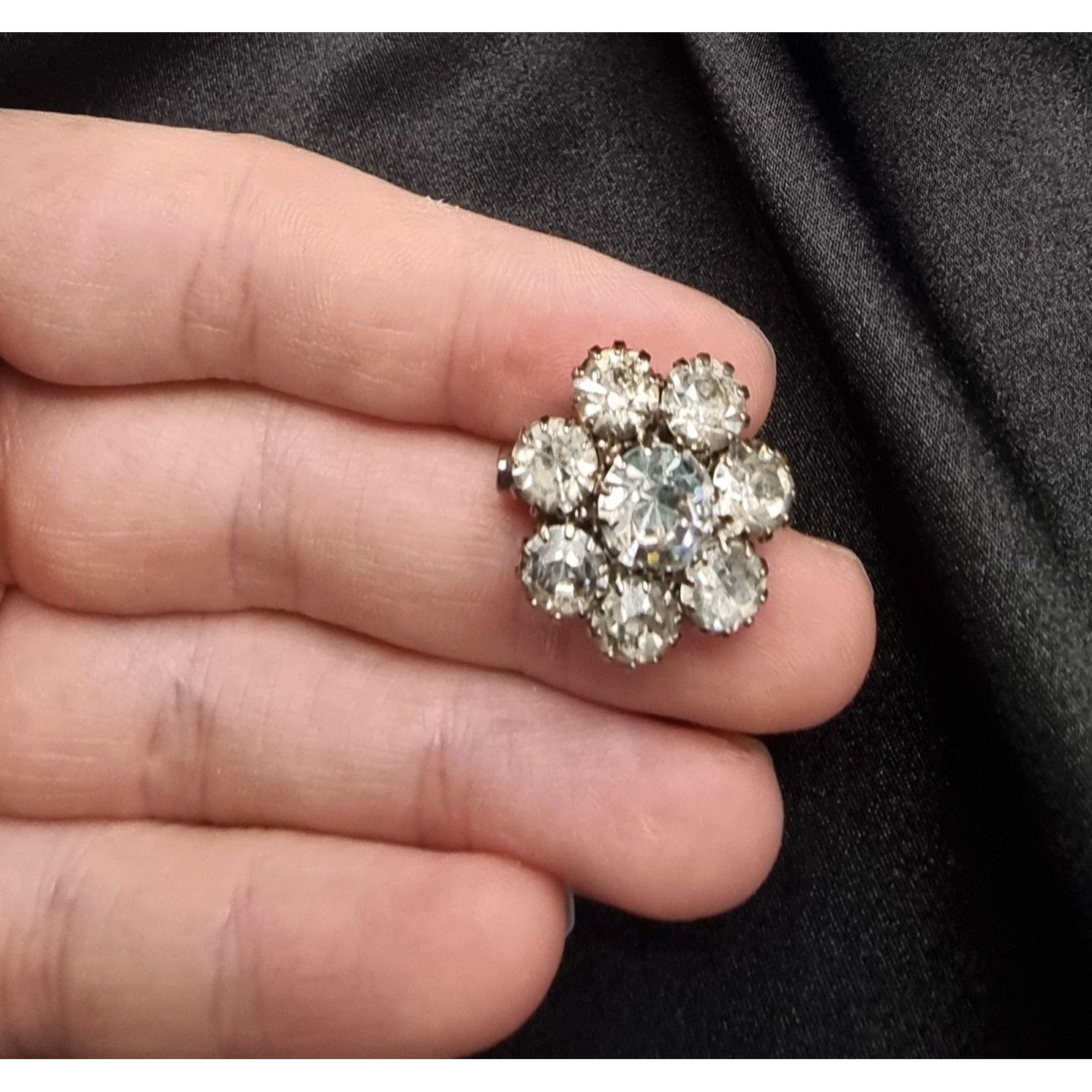 Vintage Vintage Tiny 1950's-1960's Rhinestone Flower Pin Brooch Size ONE SIZE - 2 Thumbnail