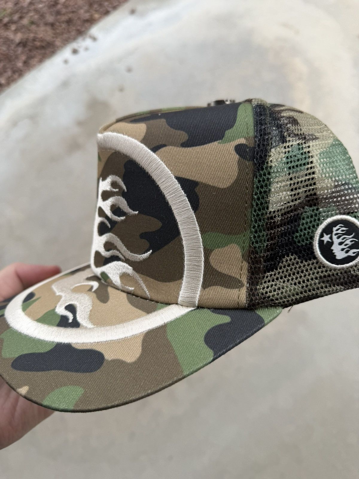 HELLSTAR Hellstar Camo Flame Logo Snapback Brand New Size ONE SIZE - 2 Thumbnail