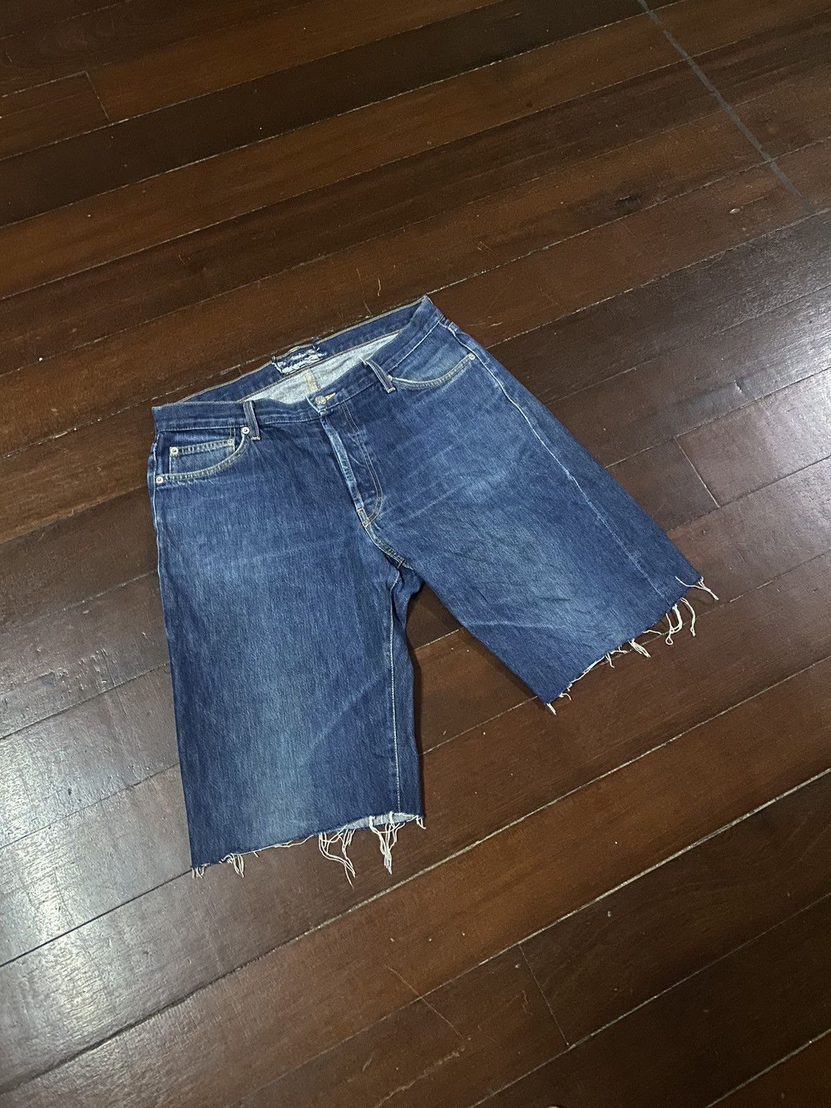 FIRE 🔥🔥 VINTAGE SUPREME DENIM TEAR RIPPED SHORT DISTRESSED