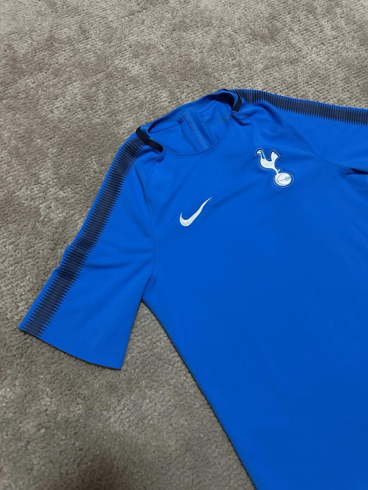 Nike TOTTENHAM HOTSPUR NIKE 2017/2018 FOOTBALL TRAINING JERSEY S Size US S / EU 44-46 / 1 - 3 Thumbnail