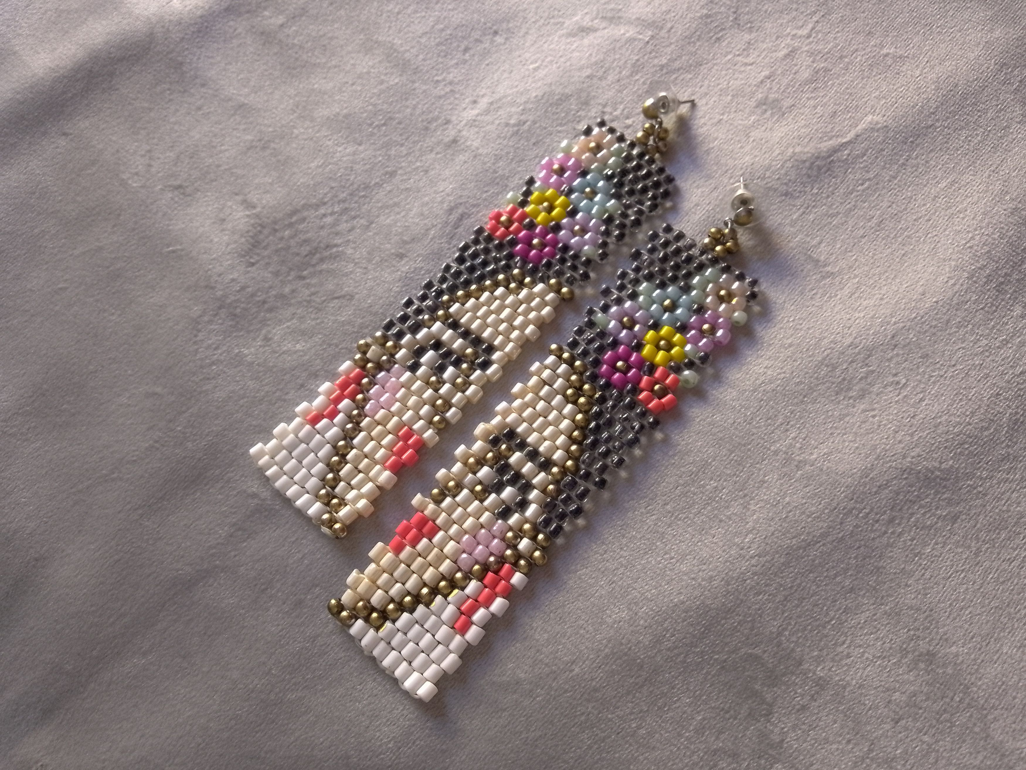 Handmade Earrings long beaded. Frida Kalho face. Beaded Size ONE SIZE - 2 Thumbnail