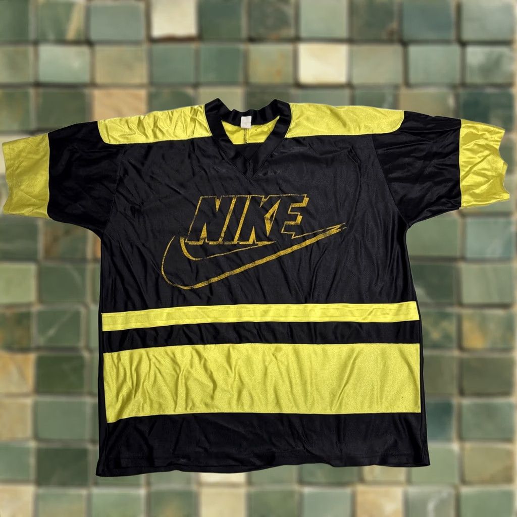 Nike VINTAGE Nike Y2K Jersey Cut Tag XXL Short Sleeve Black Yellow Men Mens Short Sleeve Jersey Nike Y2K 2000s Casual Activewear Size US XXL / EU 58 / 5 - 1 Thumbnail