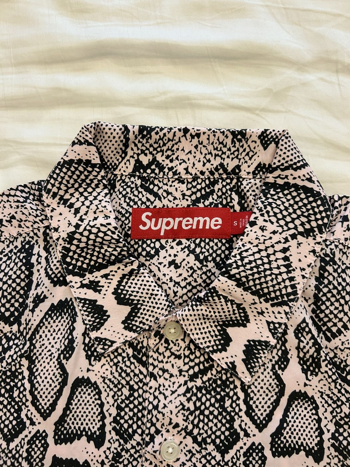 Supreme Supreme Snake Shirt Size US S / EU 44-46 / 1 - 3 Thumbnail