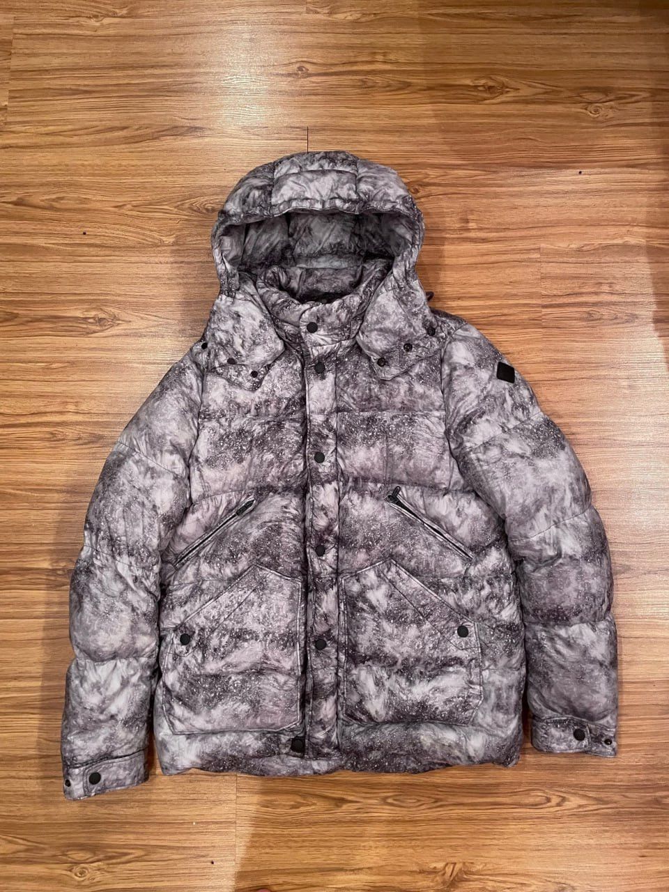 Supreme moncler online