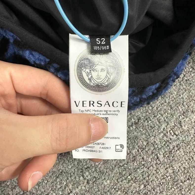 Versace Versace Teddy fleece jacket Size US L / EU 52-54 / 3 - 7 Thumbnail