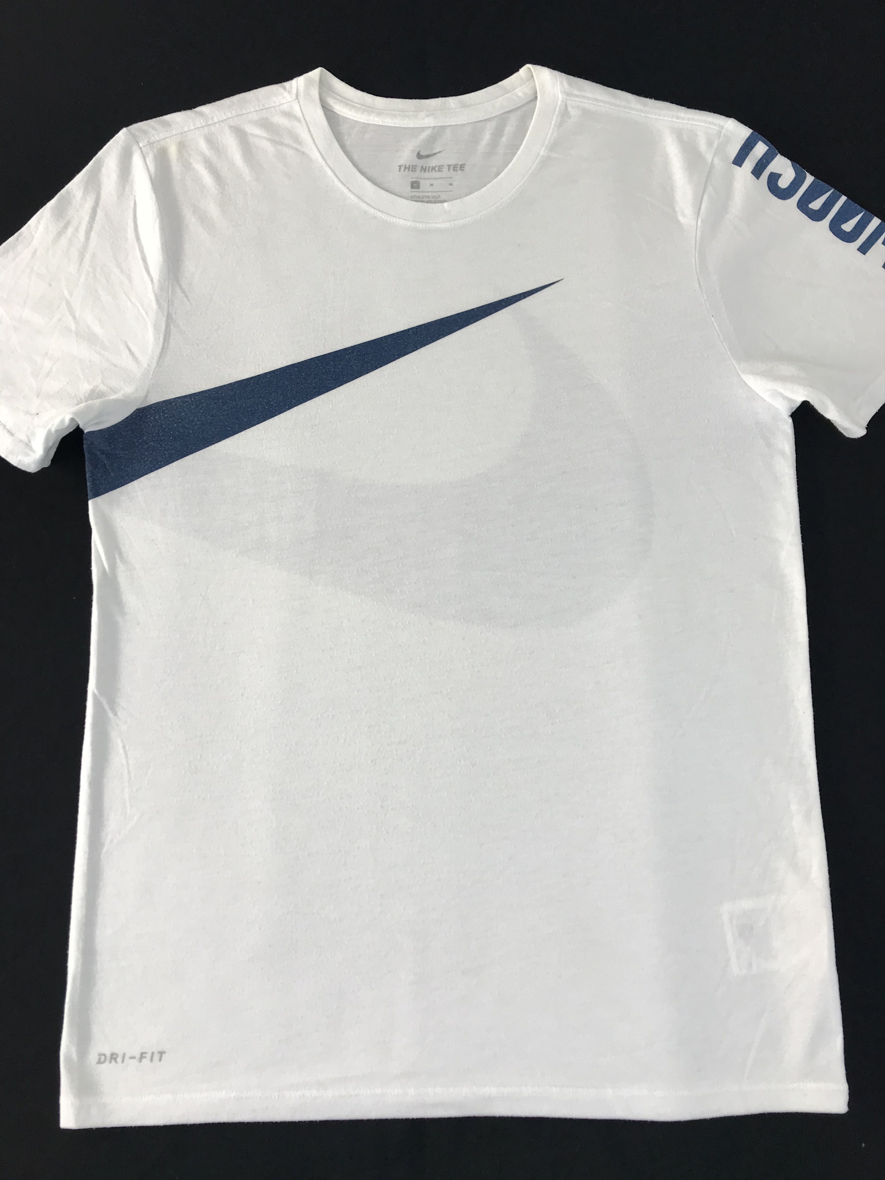 Nike Nike Swoosh Big Logo Printed White Tee T-shirt Size US M / EU 48-50 / 2 - 3 Thumbnail