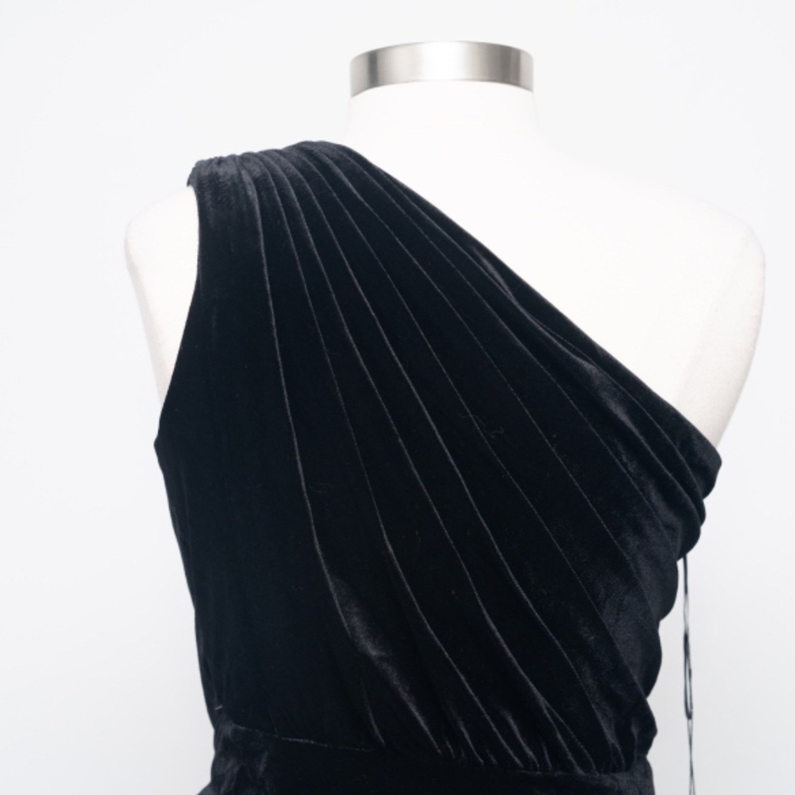 Tadashi Shoji Tadashi Shoji. Velvet Draped One-Shoulder Gown. Size L / US 10 / IT 46 - 12 Thumbnail