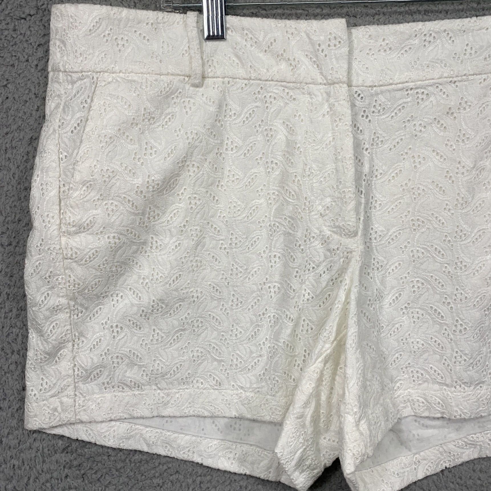 Ann Taylor Ann Taylor Womens Boyfriend Shorts Size 12 White 4 1/2" Inseam NEW Size 34" / US 12 / IT 48 - 2 Thumbnail