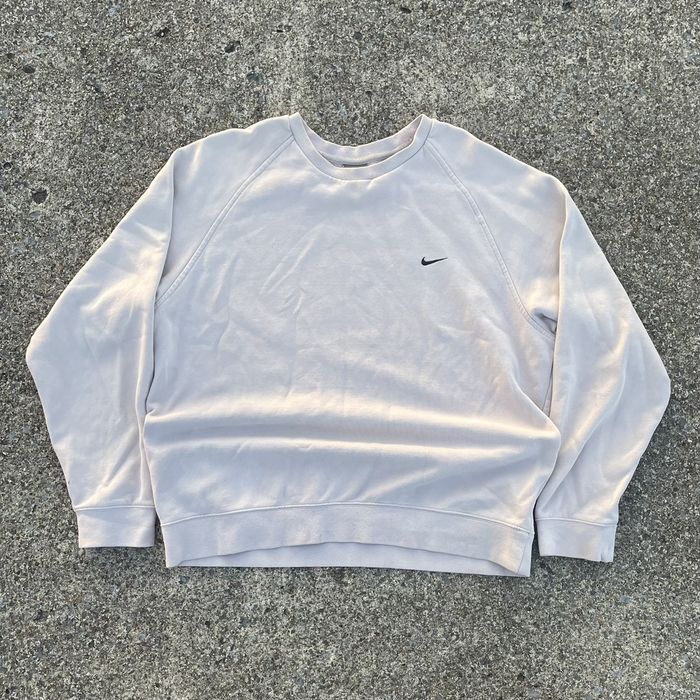 Vintage cream hot sale nike sweatshirt