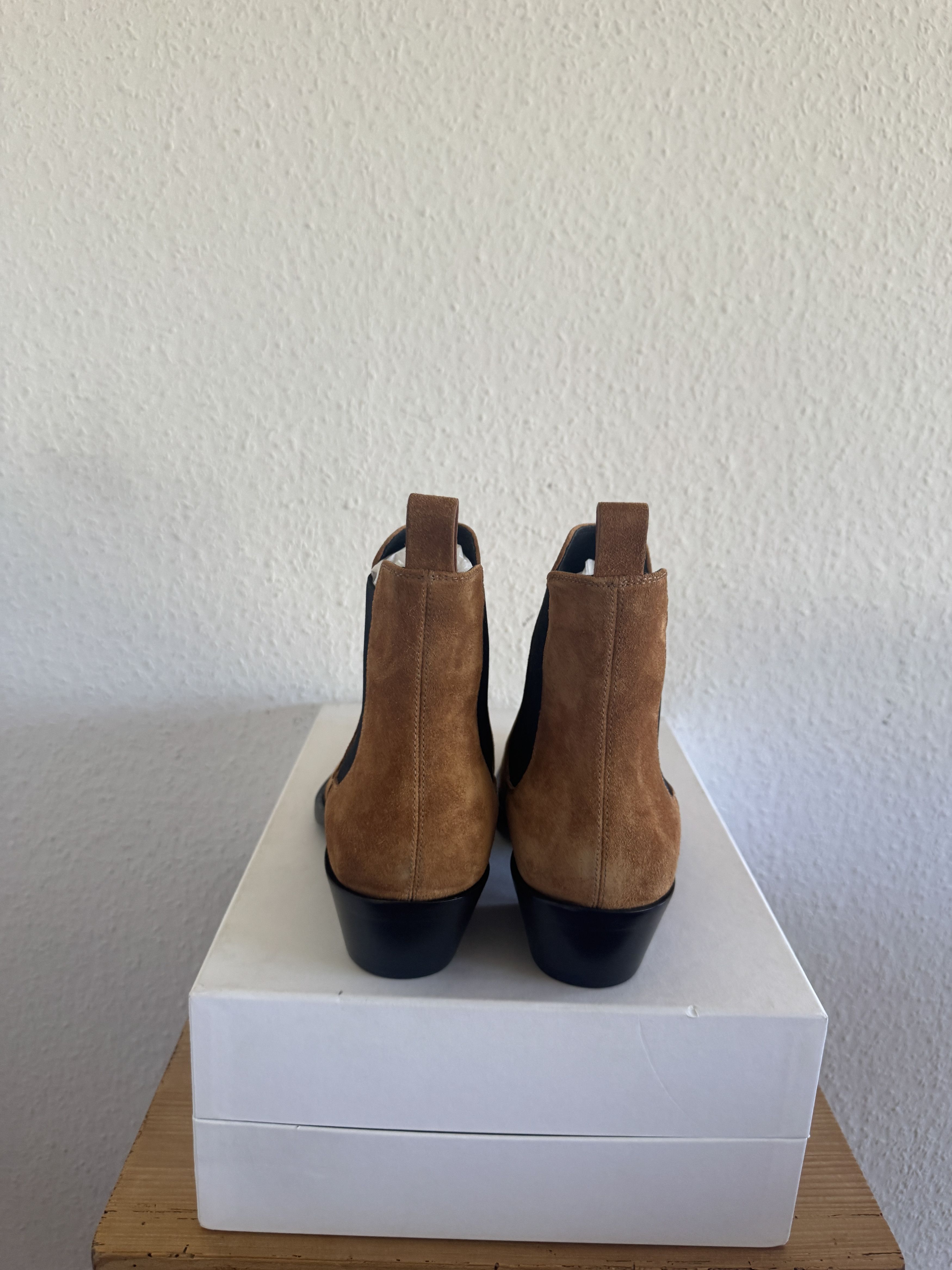 Calvin Klein 205W39NYC Walnut Suede Chelsea Boot Size US 11 / EU 44 - 3 Thumbnail