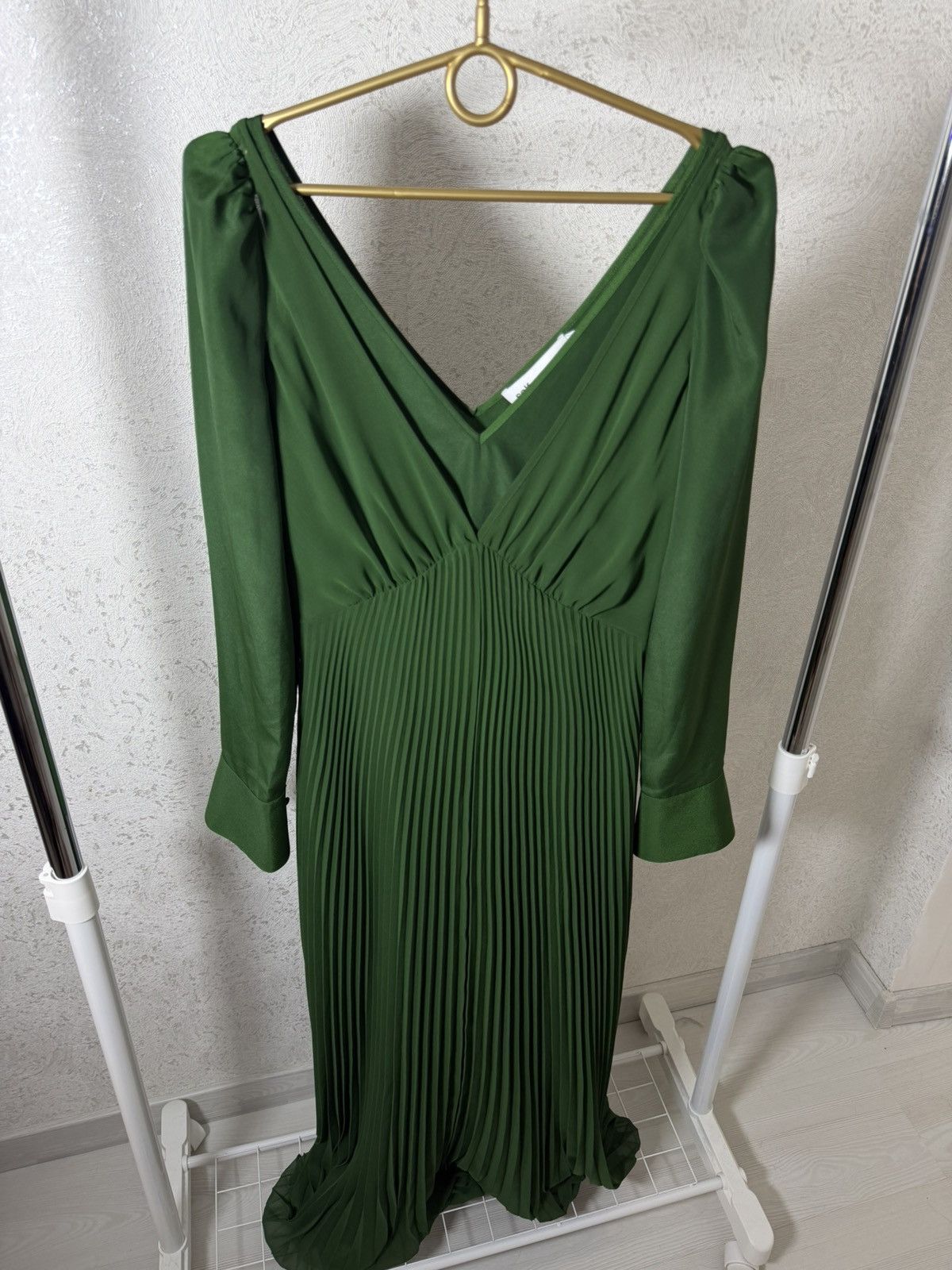 Self-Portrait Self-Portrait Green Pleated Midi Dress Size S / US 4 / IT 40 - 1 Thumbnail